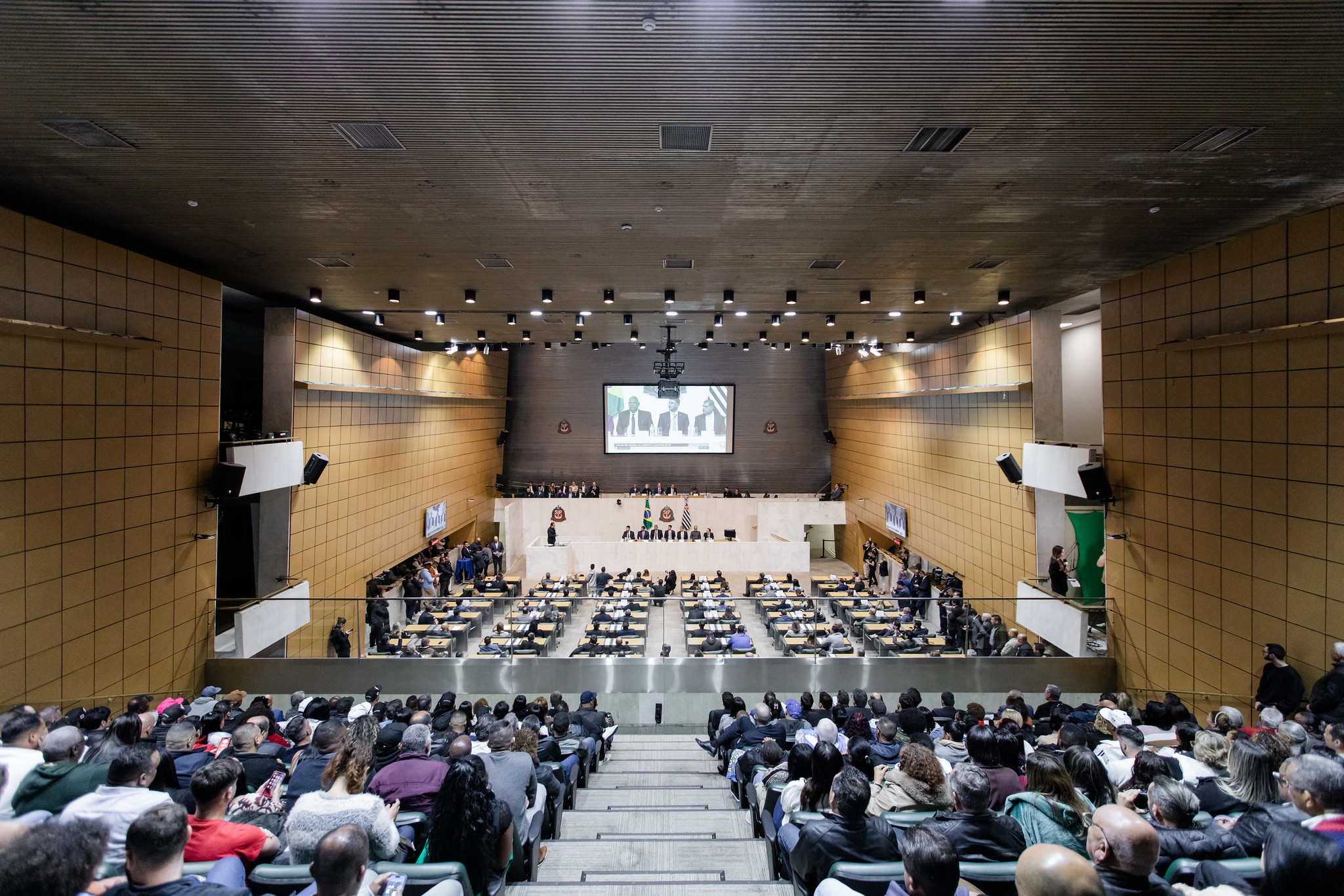 Apoiadores lotaram as galerias da Alesp<a style='float:right;color:#ccc' href='https://www3.al.sp.gov.br/repositorio/noticia/N-06-2025/fg348282.jpg' target=_blank><i class='bi bi-zoom-in'></i> Clique para ver a imagem </a>