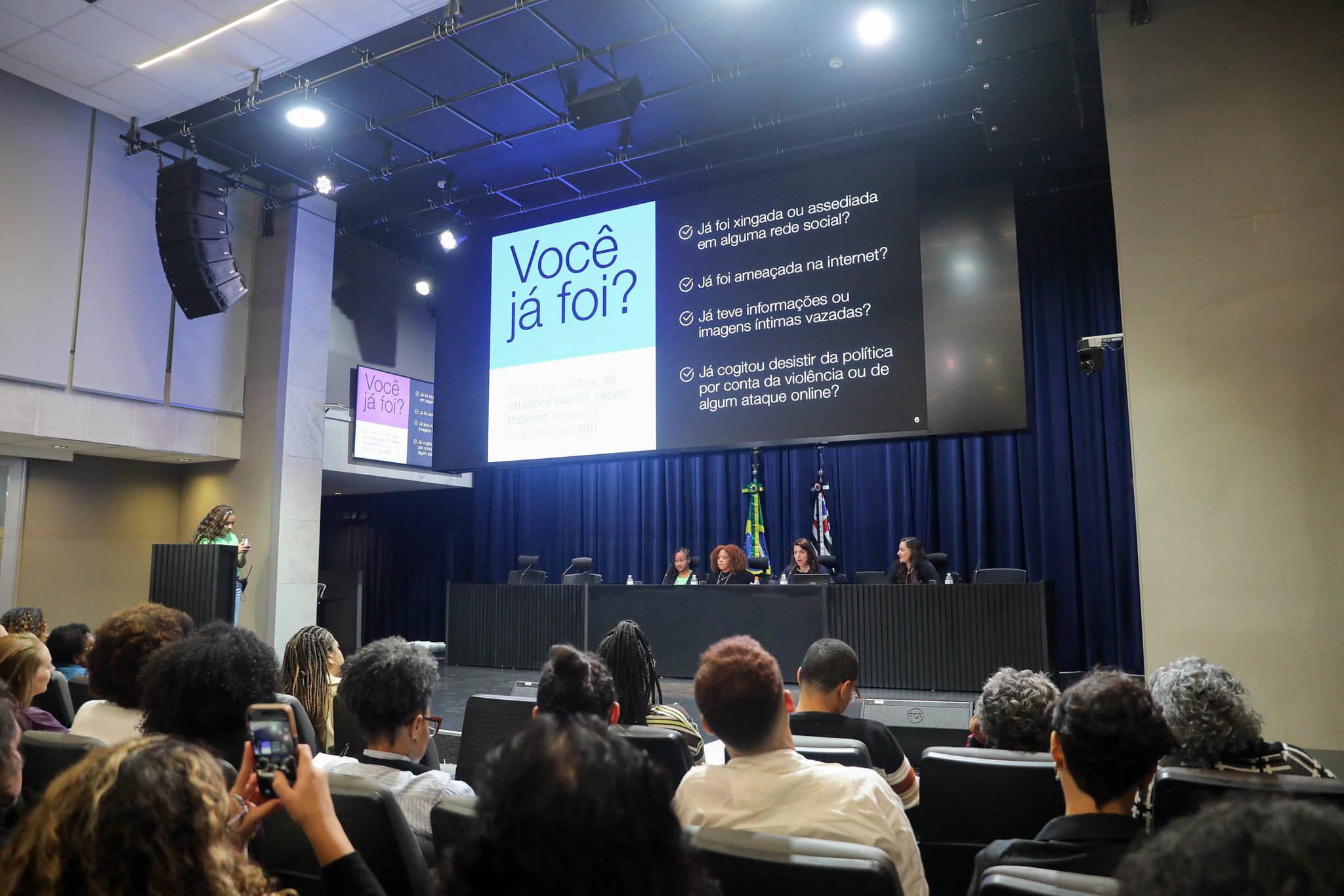 Encontro debate misoginia nas redes sociais<a style='float:right' href='https://www3.al.sp.gov.br/repositorio/noticia/N-06-2026/fg365559.jpg' target=_blank><img src='/_img/material-file-download-white.png' width='14px' alt='Clique para baixar a imagem'></a>