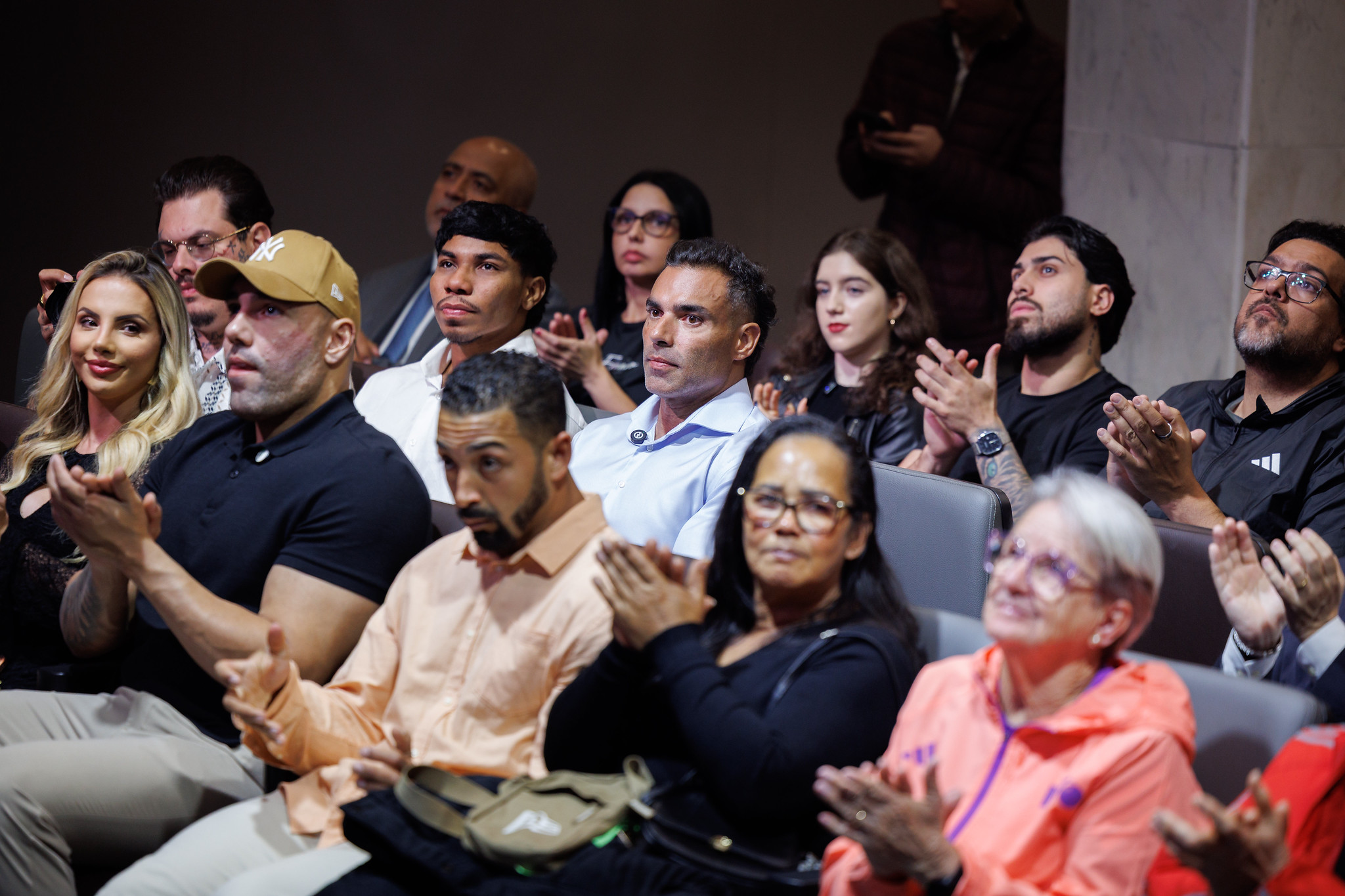 P�blico presente � premia��o<a style='float:right' href='https://www3.al.sp.gov.br/repositorio/noticia/N-06-2026/fg365705.jpg' target=_blank><img src='/_img/material-file-download-white.png' width='14px' alt='Clique para baixar a imagem'></a>