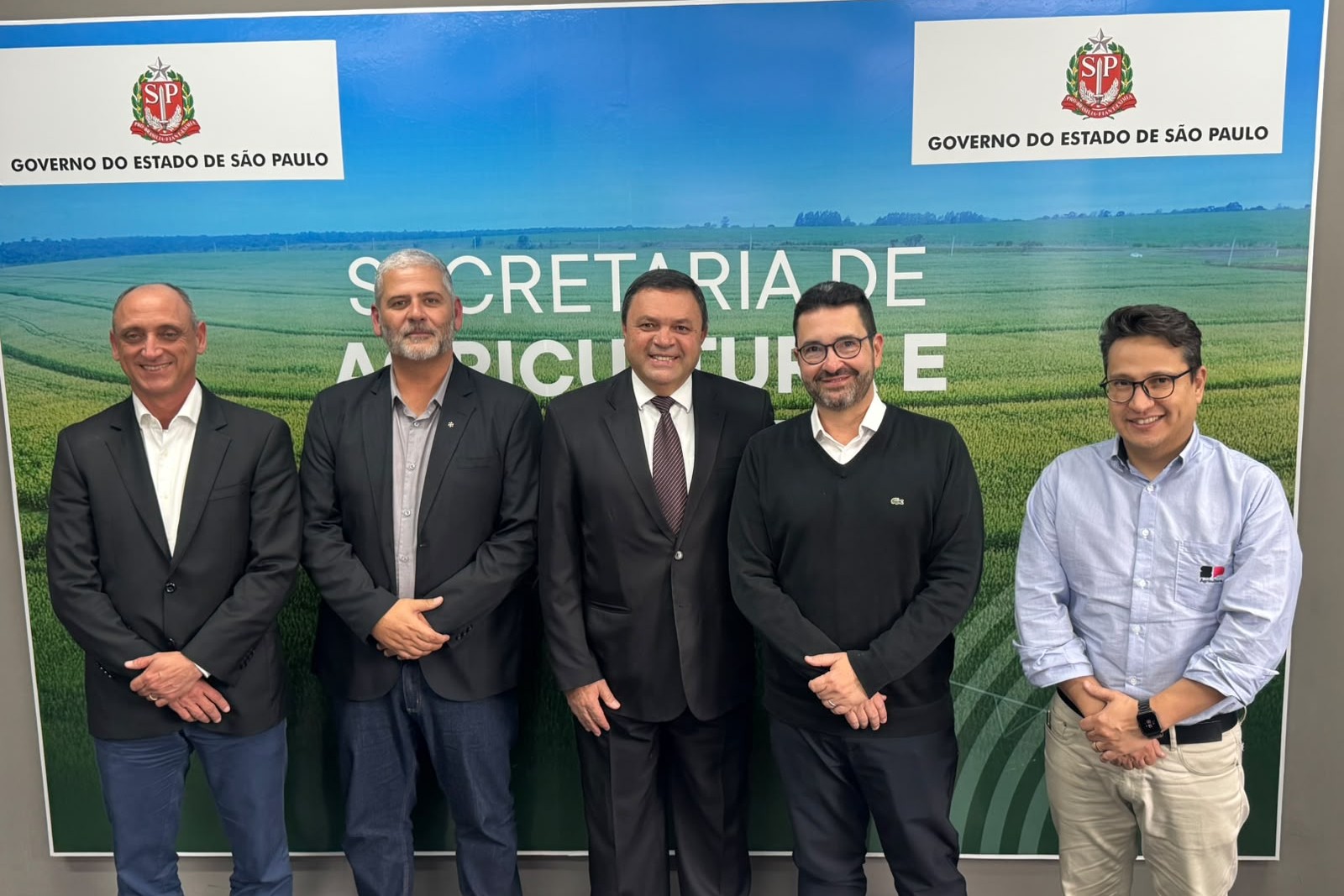 Reuni�o na Secretaria de Agricultura do Estado<a style='float:right' href='https://www3.al.sp.gov.br/repositorio/noticia/N-06-2026/fg365780.jpeg' target=_blank><img src='/_img/material-file-download-white.png' width='14px' alt='Clique para baixar a imagem'></a>