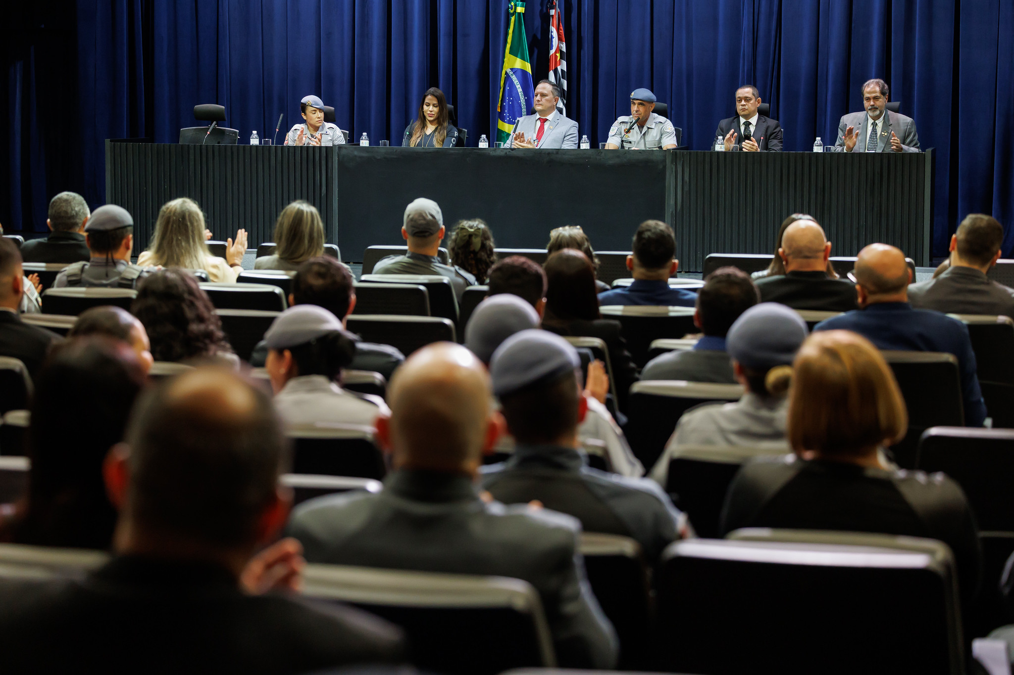 Outorga de medalhas do Instituto Hist�rico Militar<a style='float:right;color:#ccc' href='https://www3.al.sp.gov.br/repositorio/noticia/N-06-2026/fg365892.jpg' target=_blank><i class='bi bi-zoom-in'></i> Clique para ver a imagem </a>