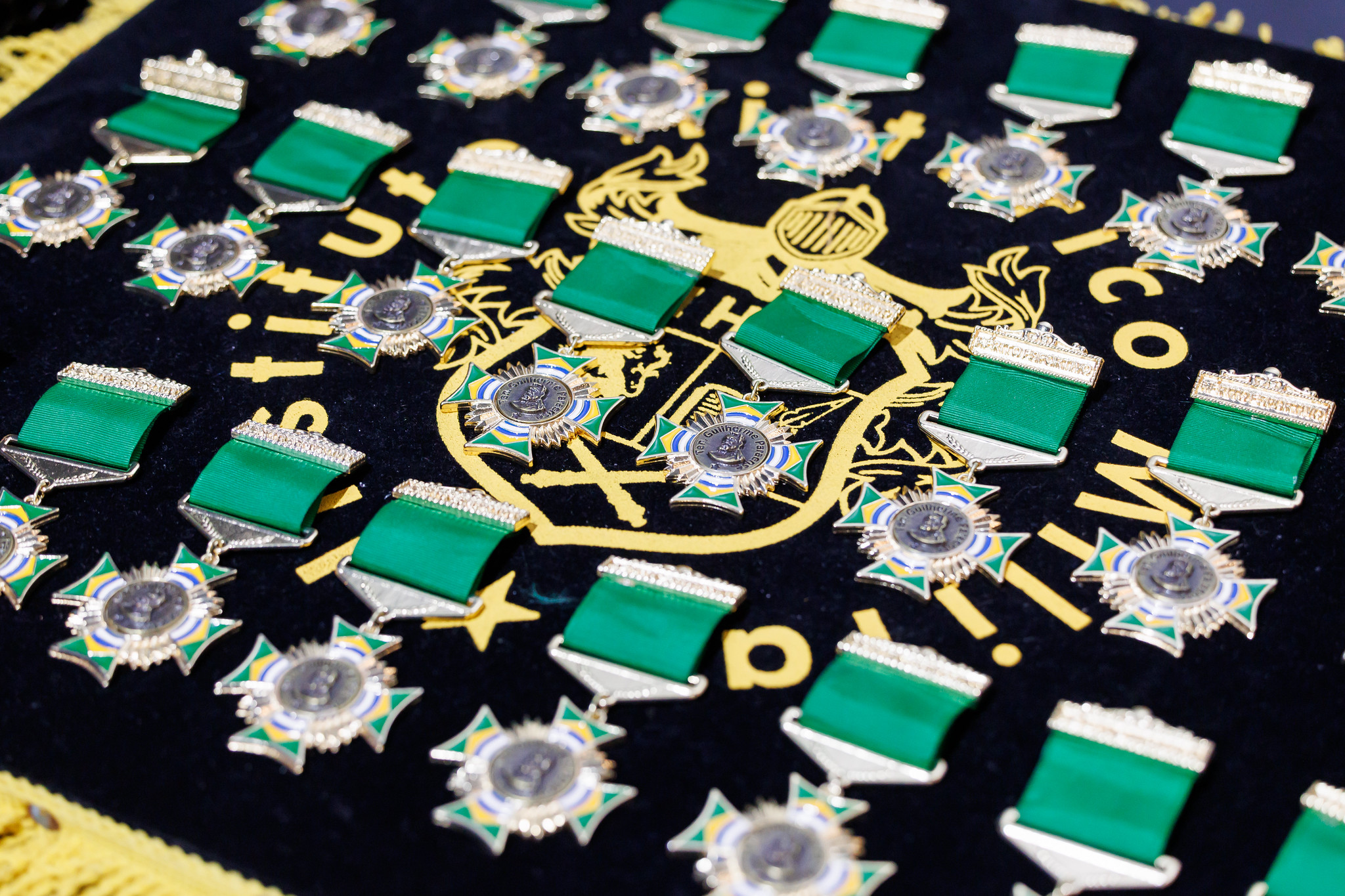 Medalhas entregues durante a cerim�nia<a style='float:right;color:#ccc' href='https://www3.al.sp.gov.br/repositorio/noticia/N-06-2026/fg365919.jpg' target=_blank><i class='bi bi-zoom-in'></i> Clique para ver a imagem </a>