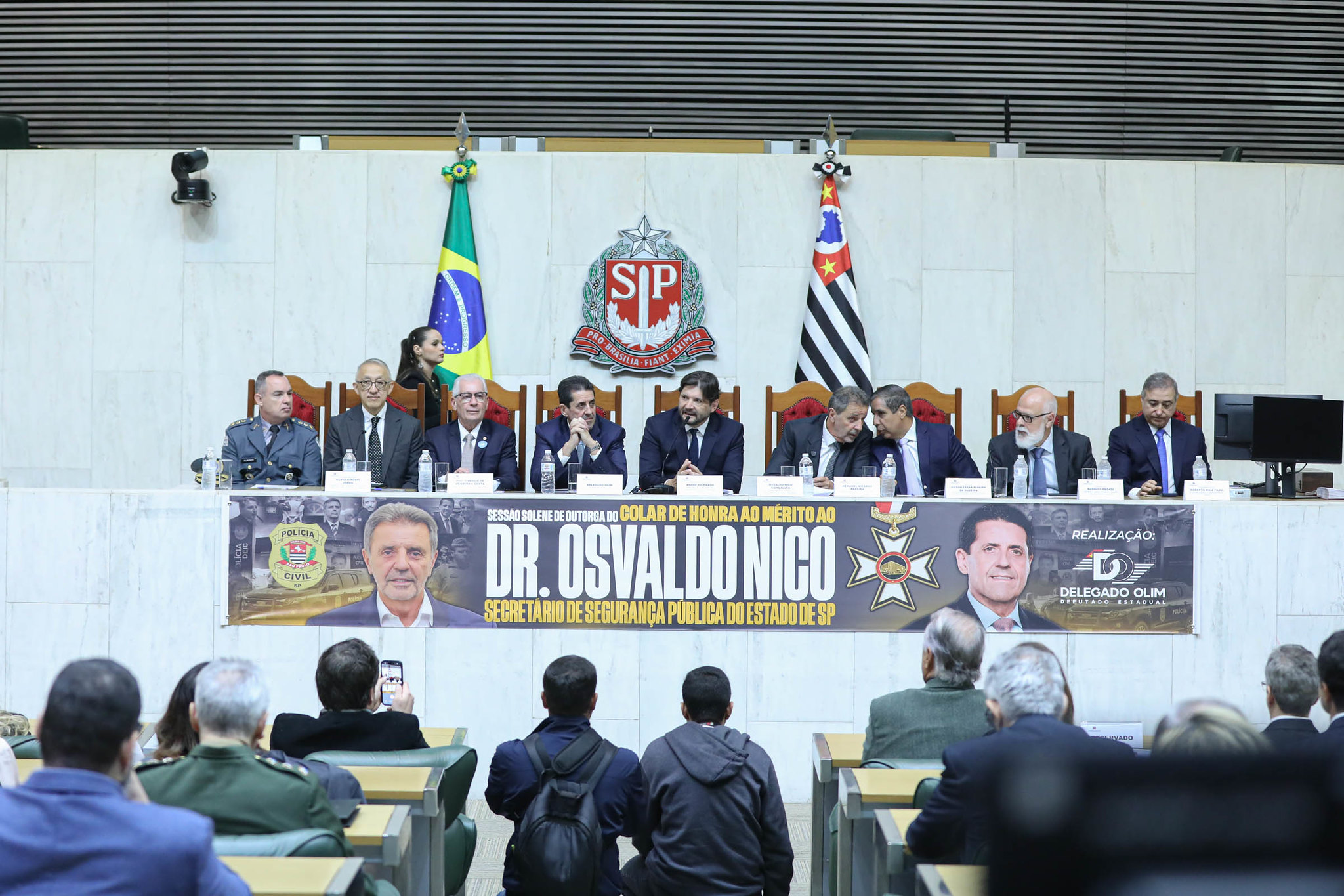 Solenidade de entrega de Colar a Nico Gon�alves<a style='float:right;color:#ccc' href='https://www3.al.sp.gov.br/repositorio/noticia/N-06-2026/fg365972.jpg' target=_blank><i class='bi bi-zoom-in'></i> Clique para ver a imagem </a>