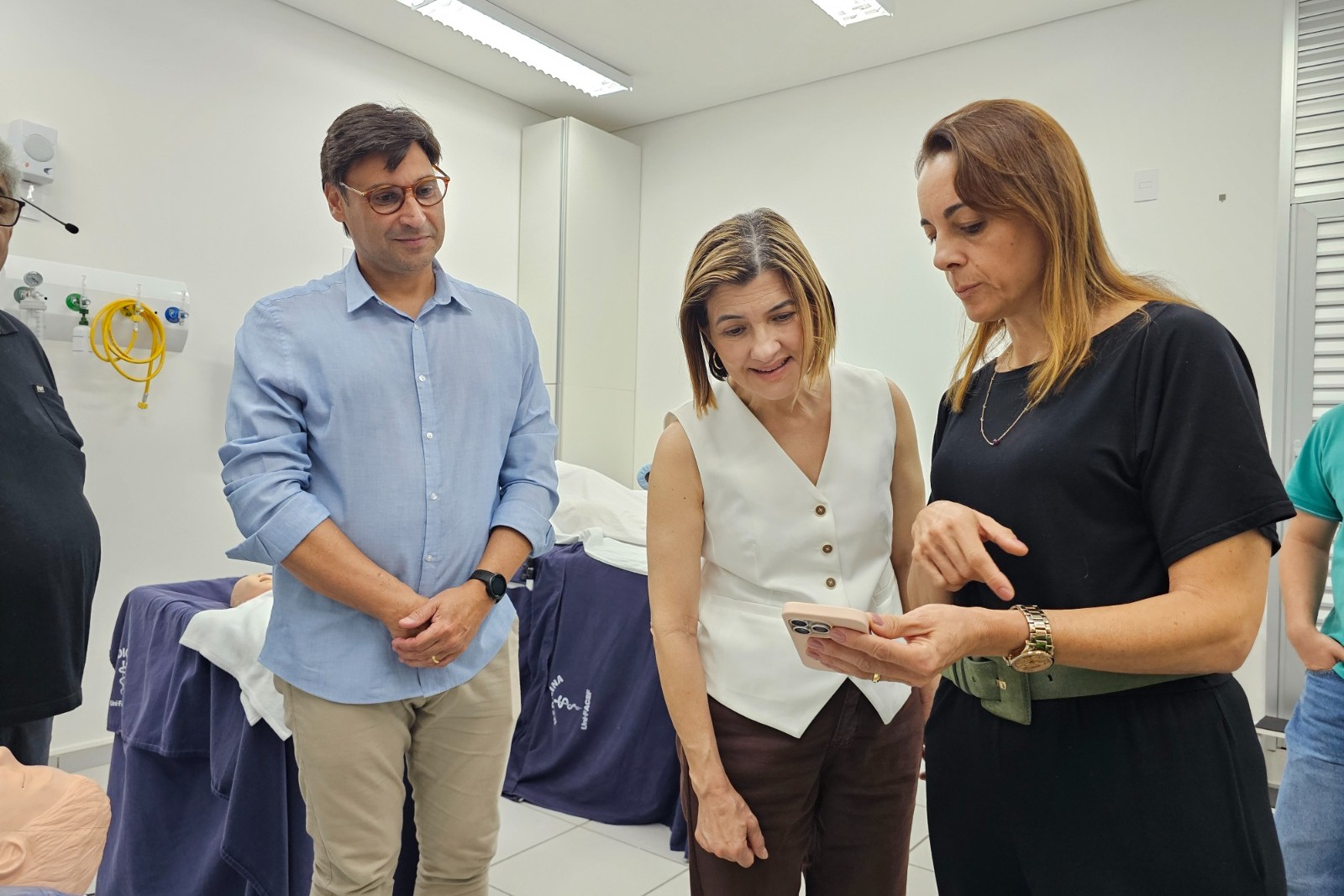  Deputada Graciela em visita a UNI-Facef<a style='float:right;color:#ccc' href='https://www3.al.sp.gov.br/repositorio/noticia/N-06-2026/fg366045.jpeg' target=_blank><i class='bi bi-zoom-in'></i> Clique para ver a imagem </a>
