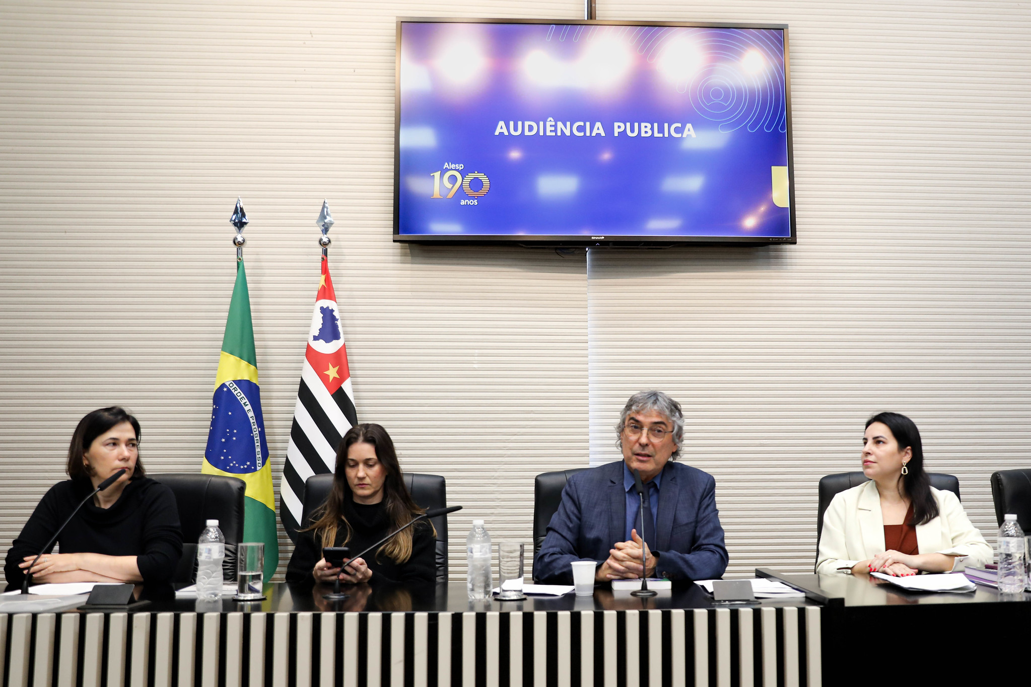 Evento realizado na Alesp<a style='float:right' href='https://www3.al.sp.gov.br/repositorio/noticia/N-06-2026/fg366061.jpg' target=_blank><img src='/_img/material-file-download-white.png' width='14px' alt='Clique para baixar a imagem'></a>