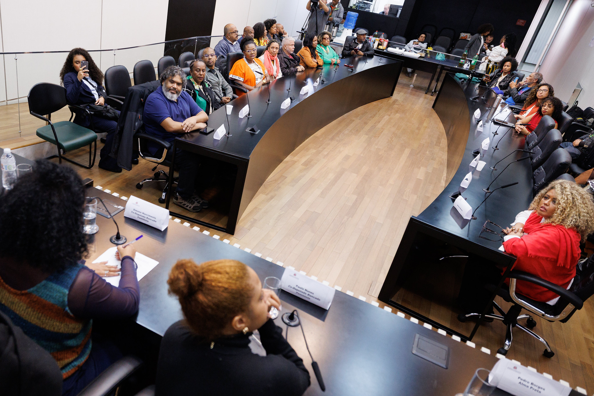 P�blico presente no Plen�rio Jos� Bonif�cio<a style='float:right' href='https://www3.al.sp.gov.br/repositorio/noticia/N-06-2026/fg366091.jpg' target=_blank><img src='/_img/material-file-download-white.png' width='14px' alt='Clique para baixar a imagem'></a>