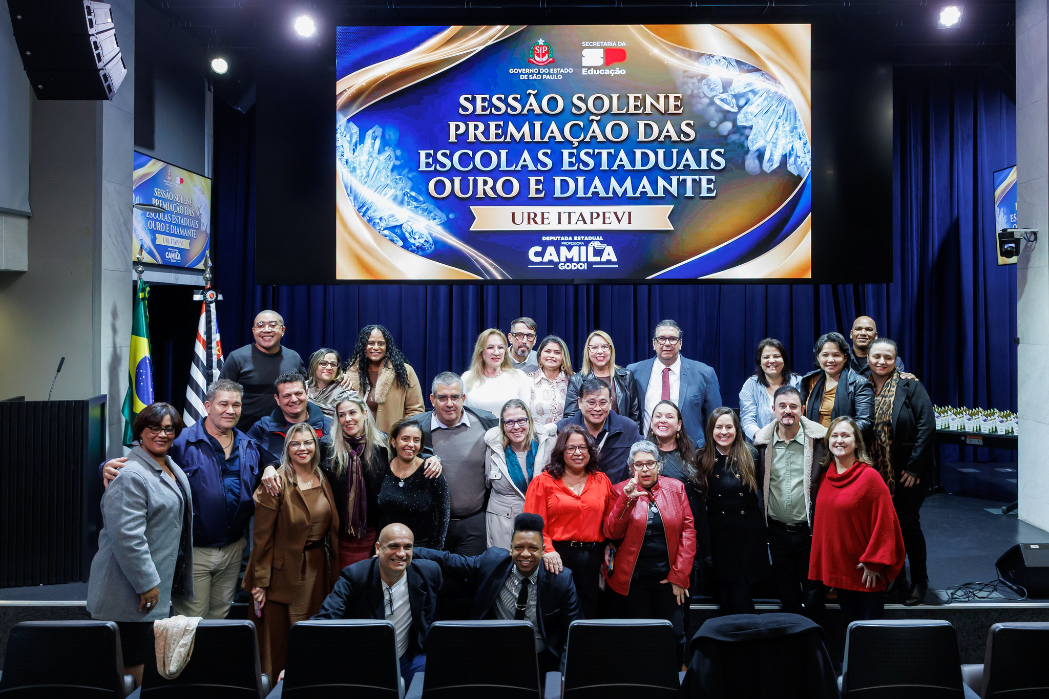 Diretores de Escolas Diamante e Ouro homenageados<a style='float:right;color:#ccc' href='https://www3.al.sp.gov.br/repositorio/noticia/N-06-2026/fg366120.jpg' target=_blank><i class='bi bi-zoom-in'></i> Clique para ver a imagem </a>