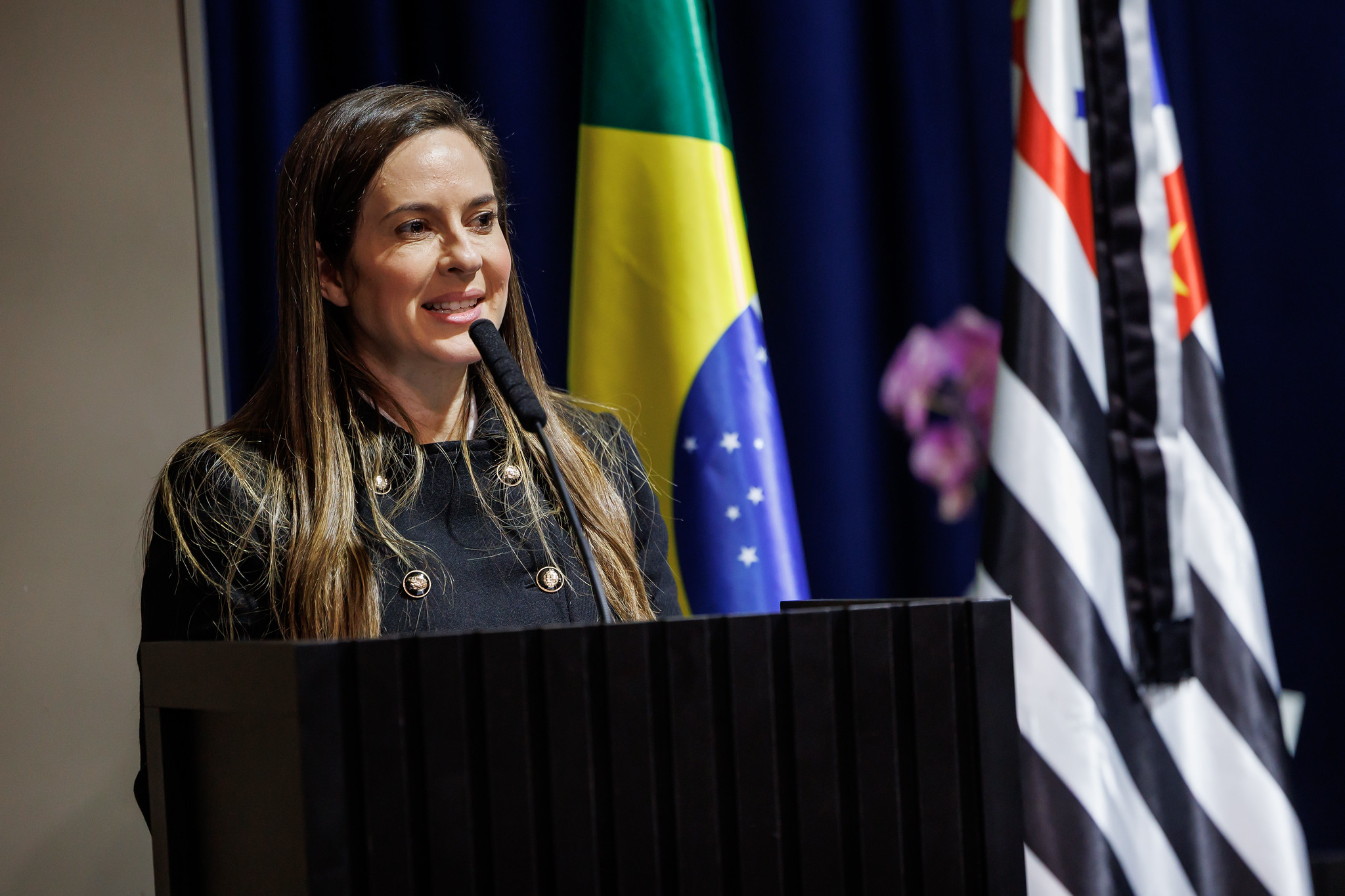 Deputada Professora Camila God�i (Uni�o)<a style='float:right;color:#ccc' href='https://www3.al.sp.gov.br/repositorio/noticia/N-06-2026/fg366121.jpg' target=_blank><i class='bi bi-zoom-in'></i> Clique para ver a imagem </a>
