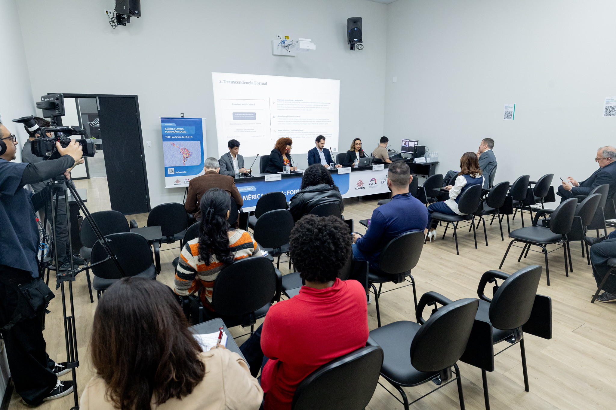 P�blico do semin�rio<a style='float:right' href='https://www3.al.sp.gov.br/repositorio/noticia/N-06-2026/fg366148.jpg' target=_blank><img src='/_img/material-file-download-white.png' width='14px' alt='Clique para baixar a imagem'></a>