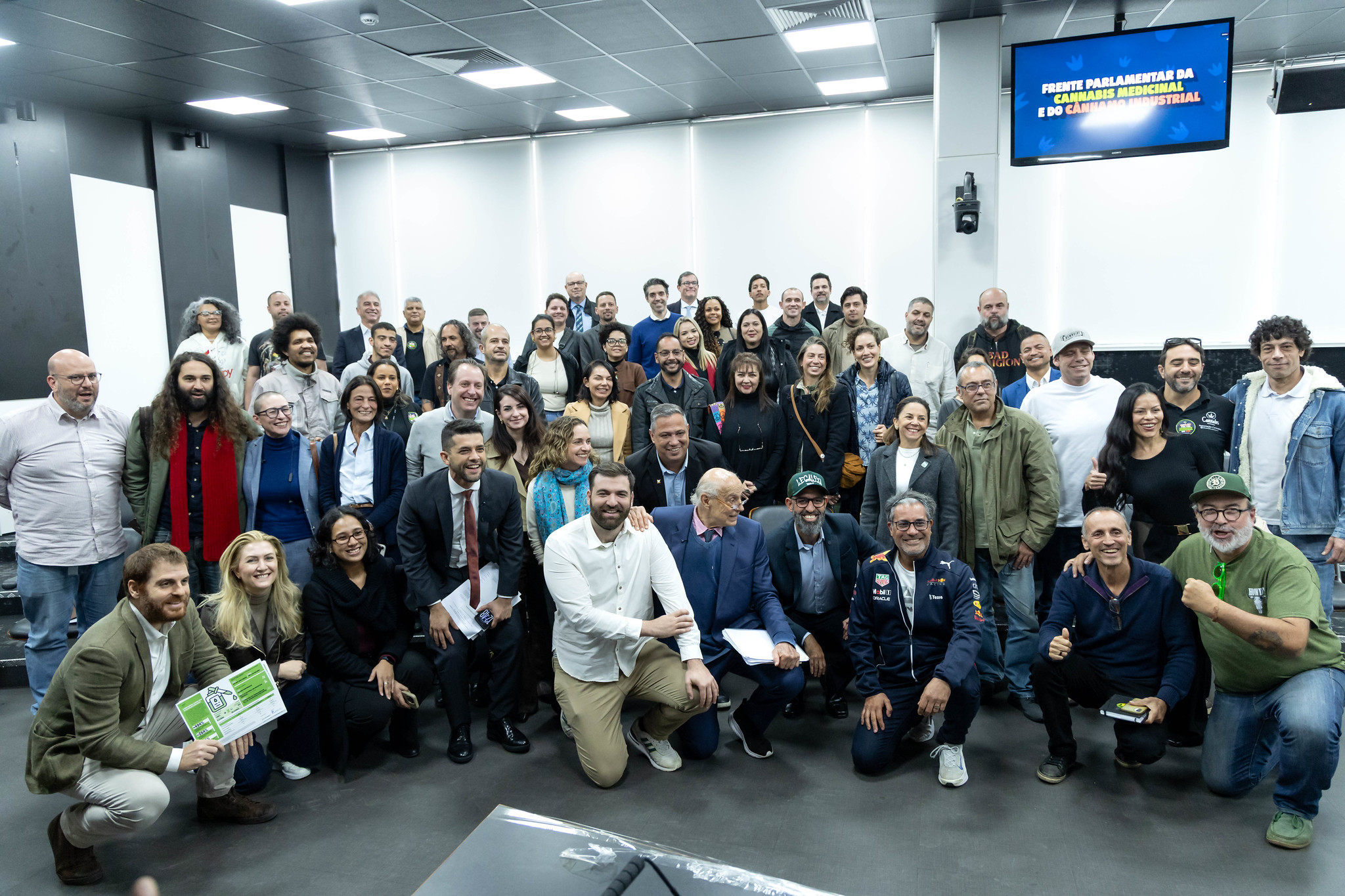 P�blico em audi�ncia sobre uso da cannabis<a style='float:right;color:#ccc' href='https://www3.al.sp.gov.br/repositorio/noticia/N-06-2026/fg366190.jpg' target=_blank><i class='bi bi-zoom-in'></i> Clique para ver a imagem </a>