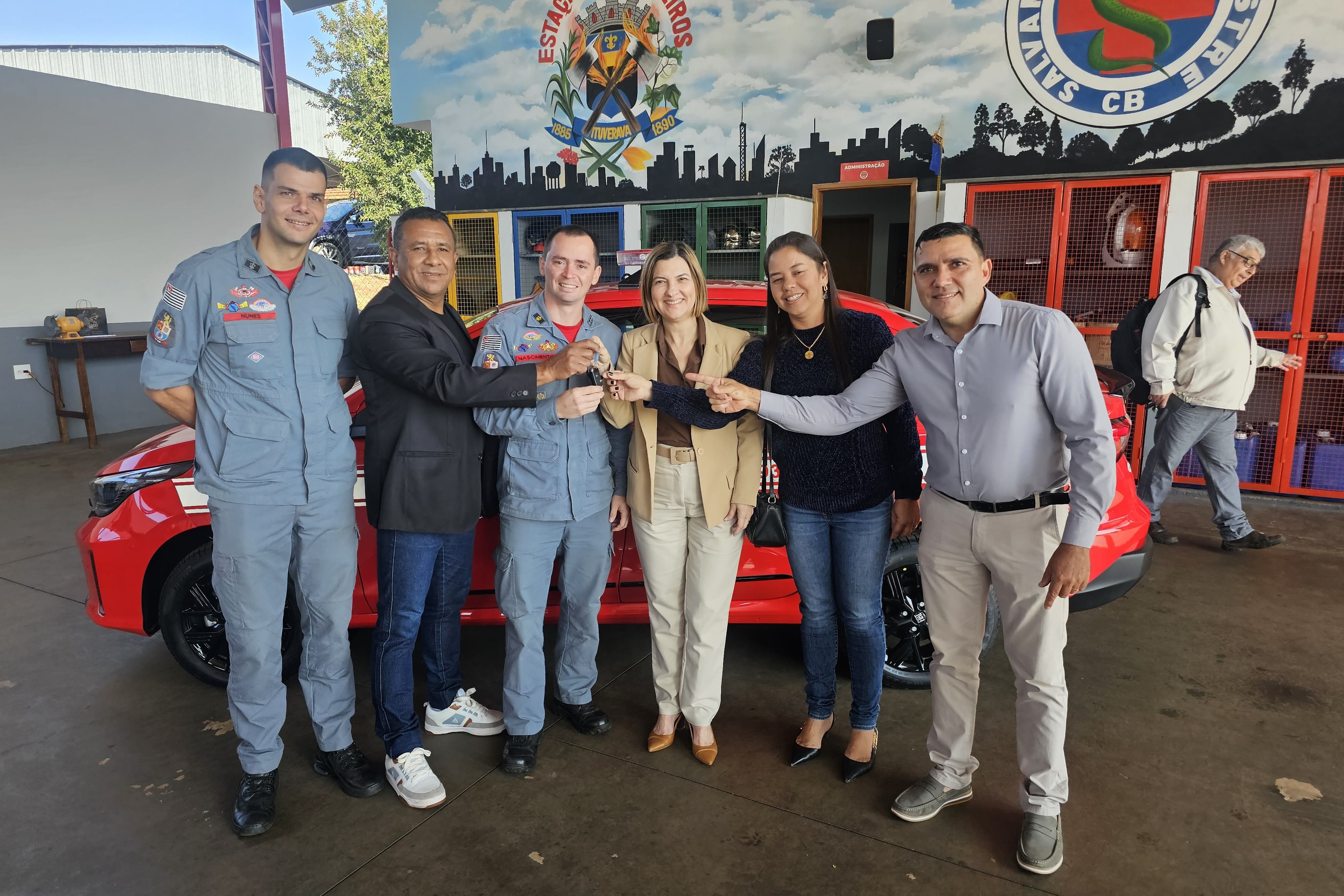 Nova viatura do Corpo de Bombeiros de Ituverava<a style='float:right;color:#ccc' href='https://www3.al.sp.gov.br/repositorio/noticia/N-06-2026/fg366260.jpeg' target=_blank><i class='bi bi-zoom-in'></i> Clique para ver a imagem </a>