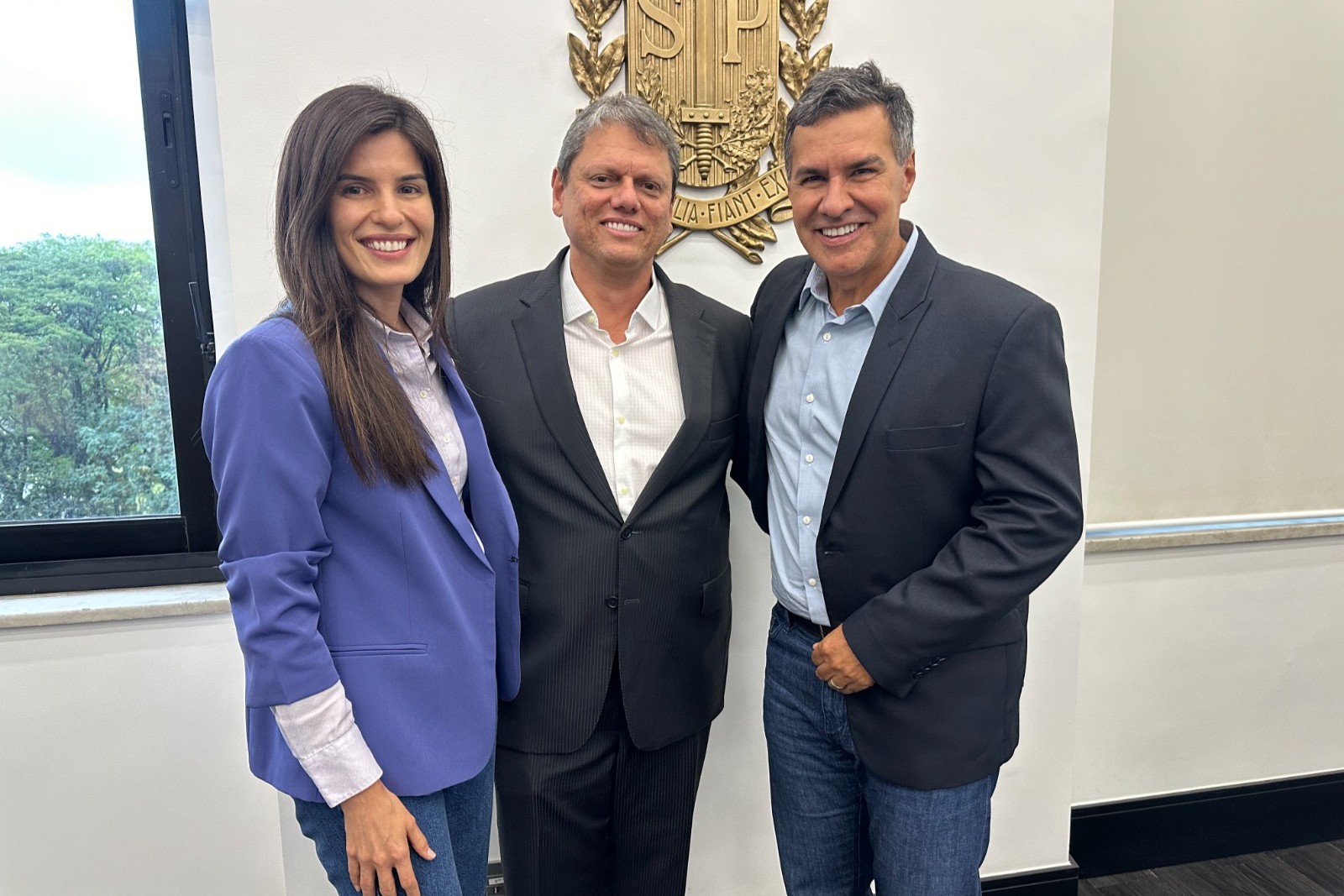 Dani Alonso Tarc�sio de Freitas e Capit�o Augusto<a style='float:right;color:#ccc' href='https://www3.al.sp.gov.br/repositorio/noticia/N-06-2026/fg366299.jpeg' target=_blank><i class='bi bi-zoom-in'></i> Clique para ver a imagem </a>