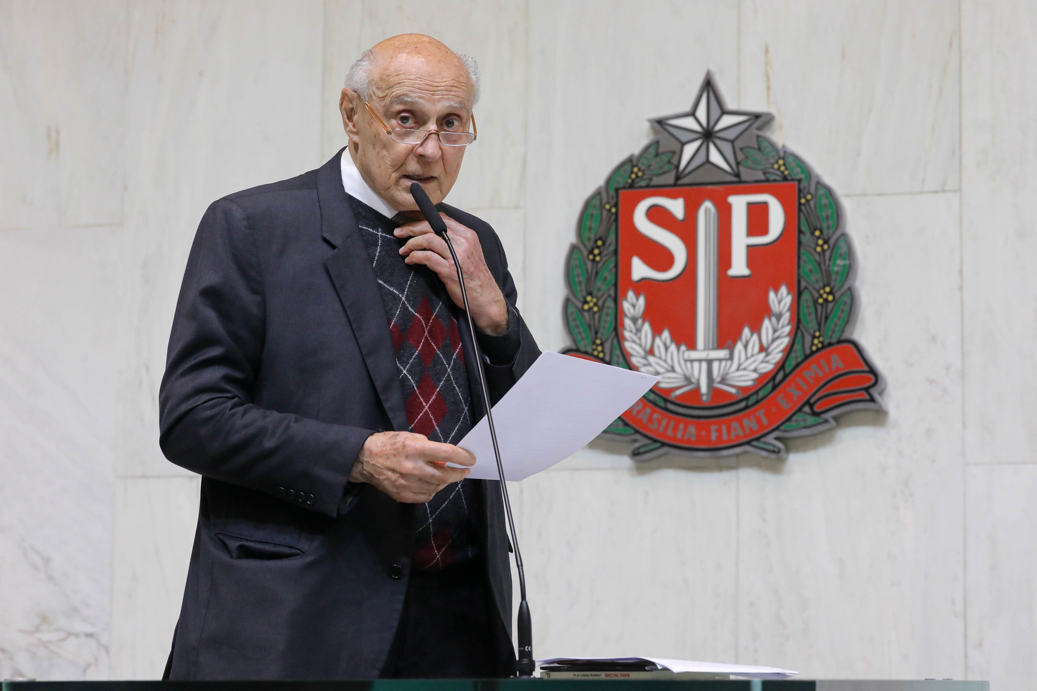 Deputado Eduardo Suplicy<a style='float:right;color:#ccc' href='https://www3.al.sp.gov.br/repositorio/noticia/N-06-2026/fg366307.jpg' target=_blank><i class='bi bi-zoom-in'></i> Clique para ver a imagem </a>