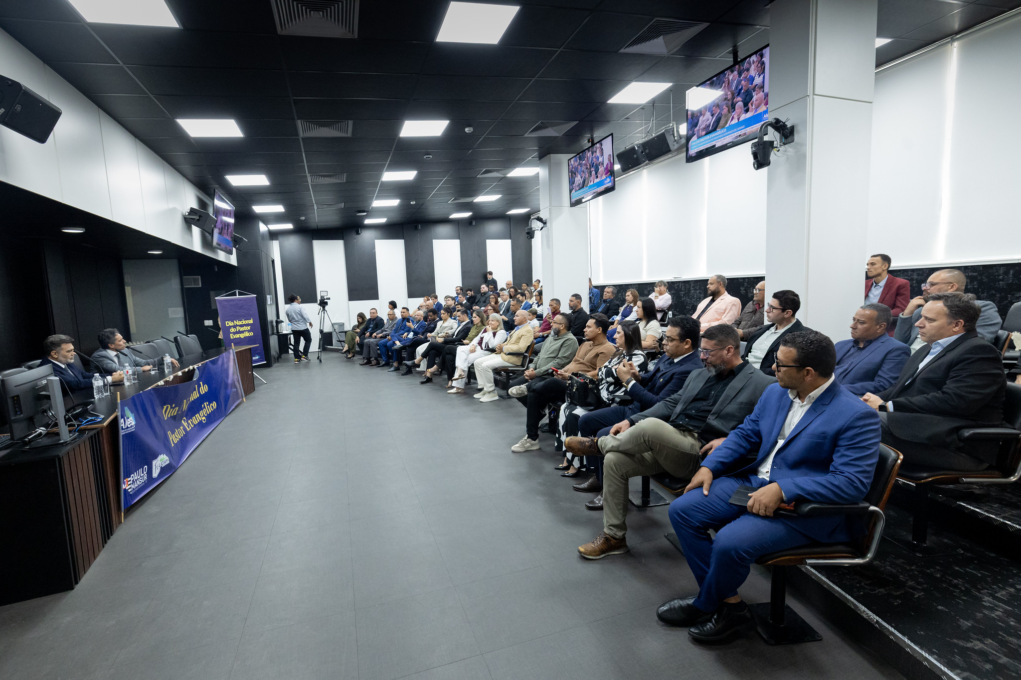 Data � celebrada no segundo domingo de Junho<a style='float:right;color:#ccc' href='https://www3.al.sp.gov.br/repositorio/noticia/N-06-2026/fg366342.jpg' target=_blank><i class='bi bi-zoom-in'></i> Clique para ver a imagem </a>
