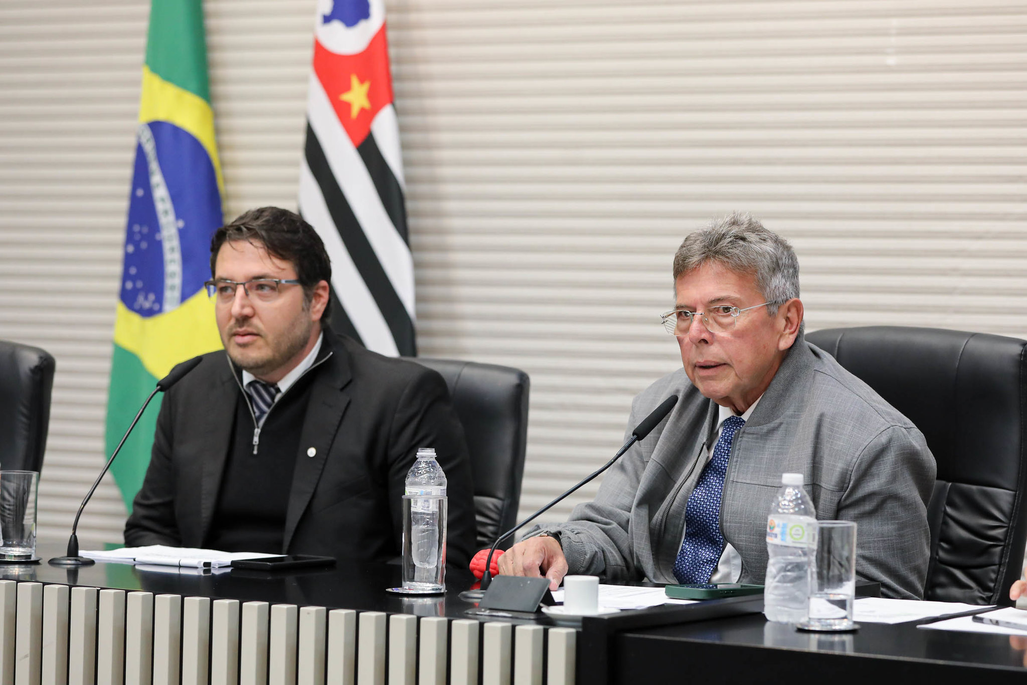 CPI dos Lix�es recebeu representantes da Arsesp<a style='float:right;color:#ccc' href='https://www3.al.sp.gov.br/repositorio/noticia/N-06-2026/fg366440.jpg' target=_blank><i class='bi bi-zoom-in'></i> Clique para ver a imagem </a>