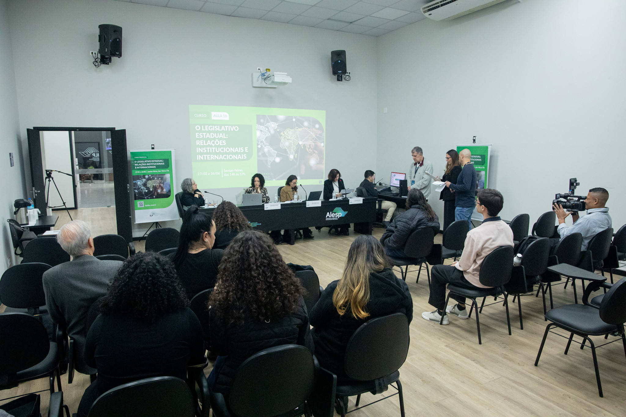 ILP conclui capacita��o em Rela��es Internacionais<a style='float:right;color:#ccc' href='https://www3.al.sp.gov.br/repositorio/noticia/N-06-2026/fg366570.jpg' target=_blank><i class='bi bi-zoom-in'></i> Clique para ver a imagem </a>