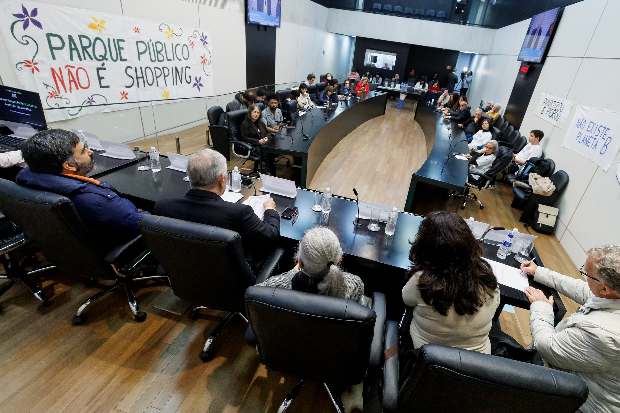 Especialistas debatem concess�o dos parques<a style='float:right;color:#ccc' href='https://www3.al.sp.gov.br/repositorio/noticia/N-06-2026/fg366605.jpg' target=_blank><i class='bi bi-zoom-in'></i> Clique para ver a imagem </a>