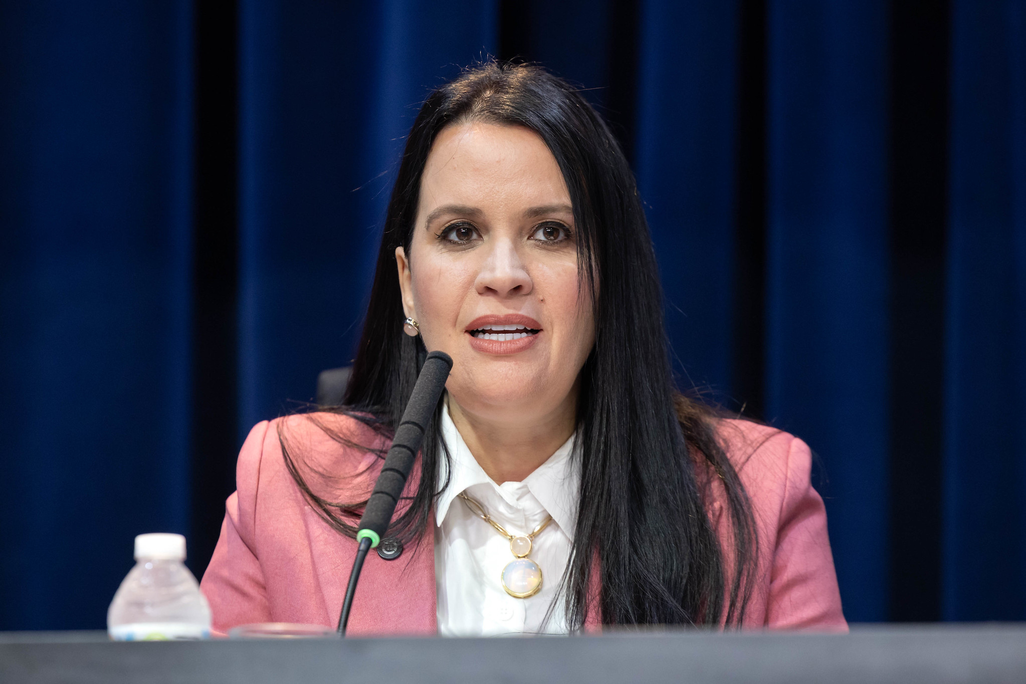 Leticia: coragem, dedica��o e compromisso<a style='float:right;color:#ccc' href='https://www3.al.sp.gov.br/repositorio/noticia/N-06-2026/fg366608.jpg' target=_blank><i class='bi bi-zoom-in'></i> Clique para ver a imagem </a>