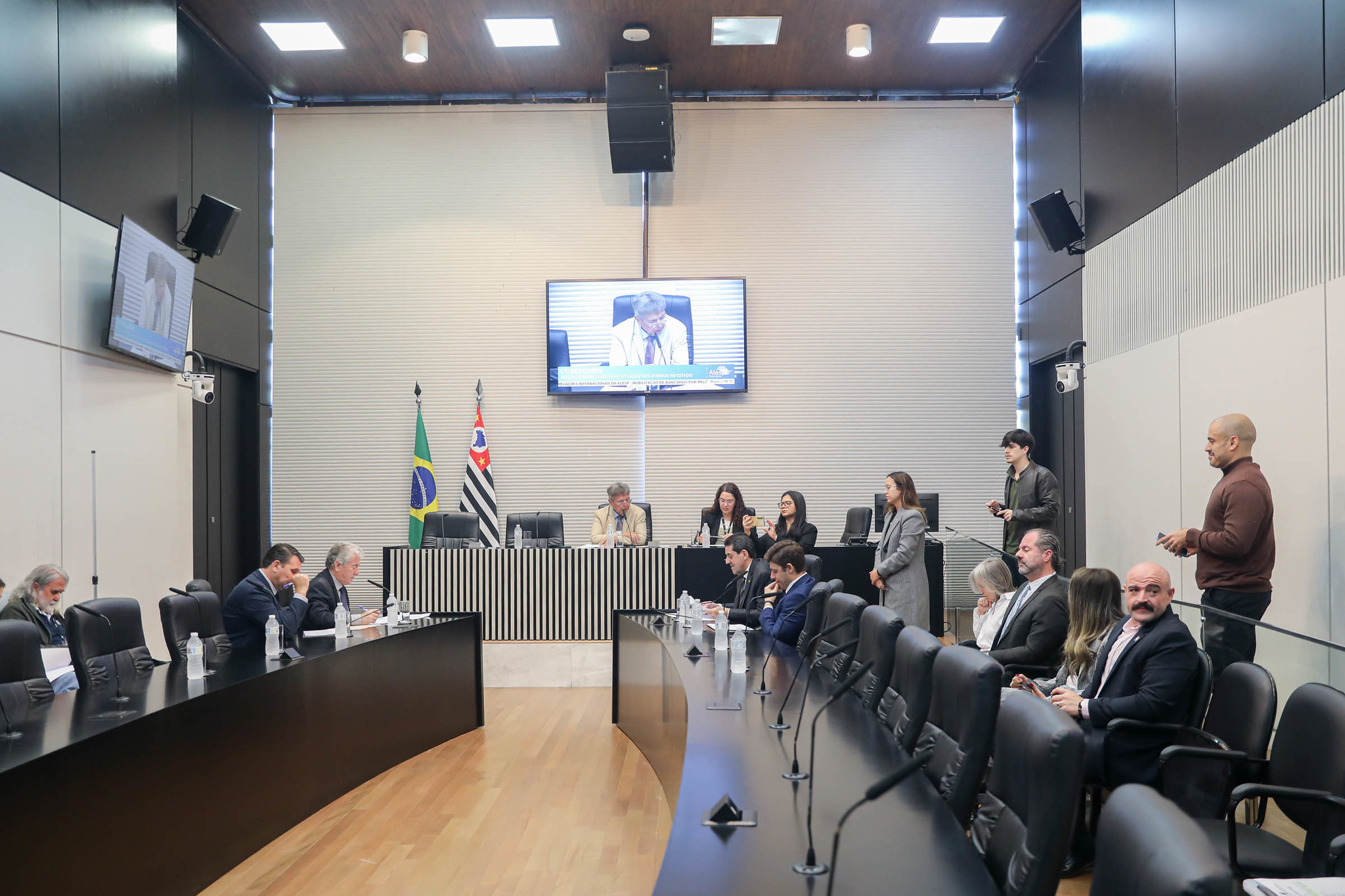 Comiss�o investiga viola��es ambientais<a style='float:right;color:#ccc' href='https://www3.al.sp.gov.br/repositorio/noticia/N-06-2026/fg366619.jpg' target=_blank><i class='bi bi-zoom-in'></i> Clique para ver a imagem </a>