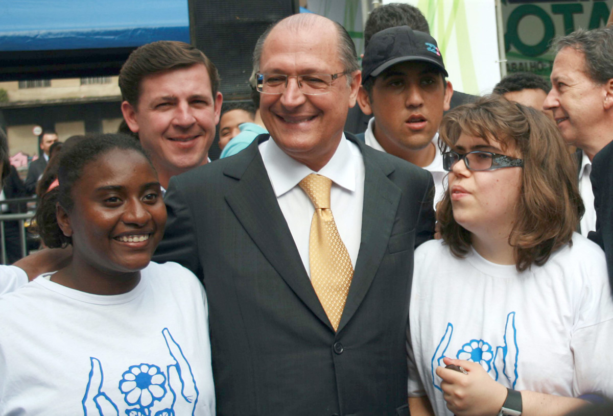 Morando e Alckmin na comemorao  Lei de Cotas<a style='float:right;color:#ccc' href='https://www3.al.sp.gov.br/repositorio/noticia/N-07-2012/fg116424.jpg' target=_blank><i class='bi bi-zoom-in'></i> Clique para ver a imagem </a>