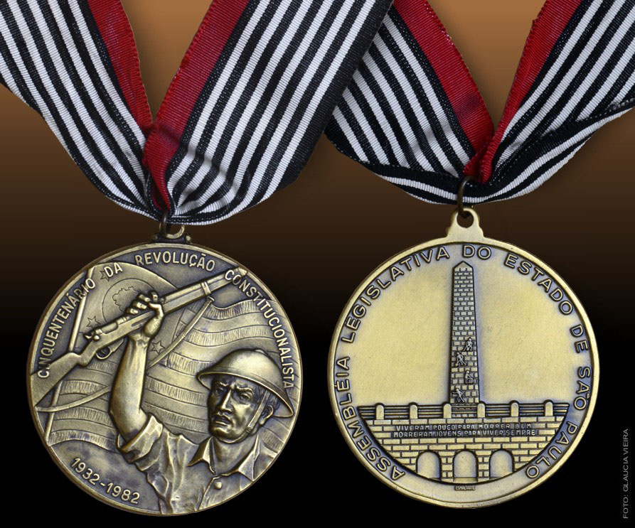 Medalhas do Cinquentenrio<a style='float:right;color:#ccc' href='https://www3.al.sp.gov.br/repositorio/noticia/N-07-2015/fg172780.jpg' target=_blank><i class='bi bi-zoom-in'></i> Clique para ver a imagem </a>