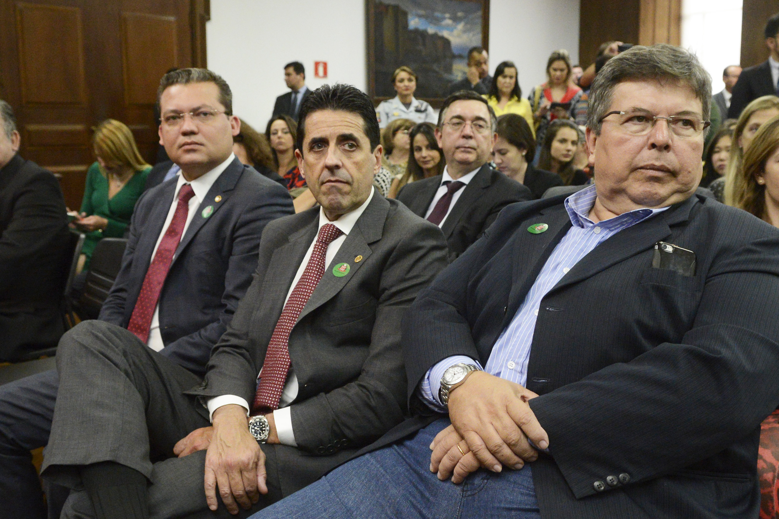 Paulo Correa Jr, Delegado Olim e Carlao Pignatari prestigiam a cerimônia <a style='float:right;color:#ccc' href='https://www3.al.sp.gov.br/repositorio/noticia/N-07-2015/fg173007.jpg' target=_blank><i class='bi bi-zoom-in'></i> Clique para ver a imagem </a>