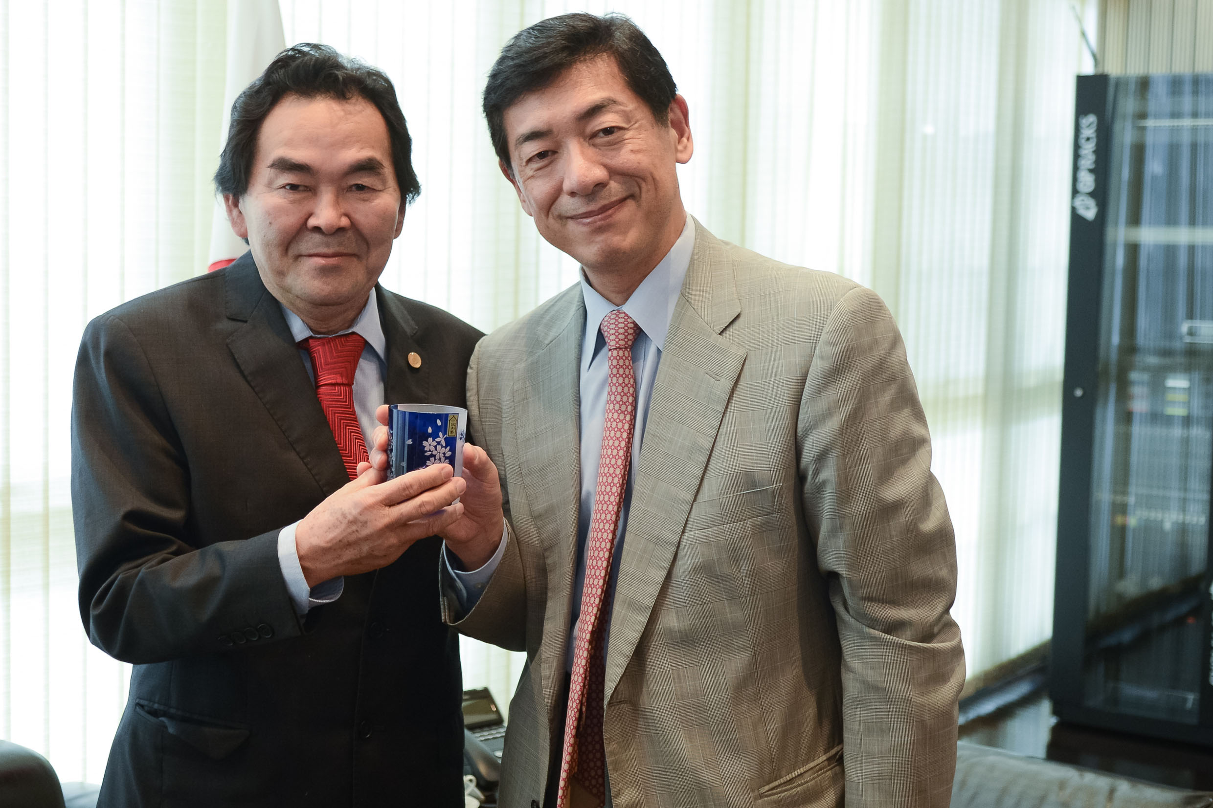 Jooji Hato e Akio Miyajima<a style='float:right;color:#ccc' href='https://www3.al.sp.gov.br/repositorio/noticia/N-07-2015/fg173109.jpg' target=_blank><i class='bi bi-zoom-in'></i> Clique para ver a imagem </a>