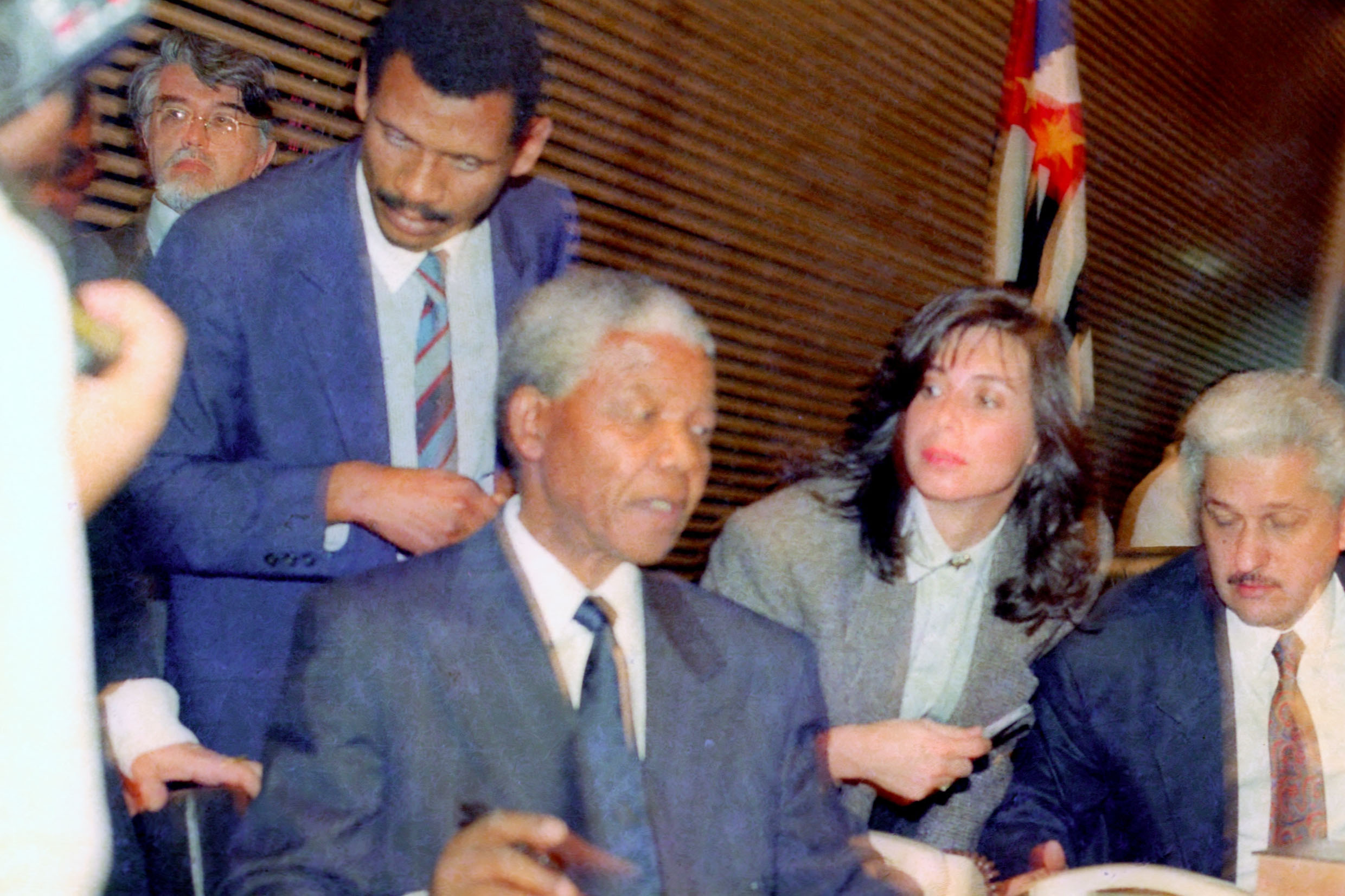 	Nelson Mandela no Plenrio Juscelino kubitschek<a style='float:right;color:#ccc' href='https://www3.al.sp.gov.br/repositorio/noticia/N-07-2018/fg226162.jpg' target=_blank><i class='bi bi-zoom-in'></i> Clique para ver a imagem </a>
