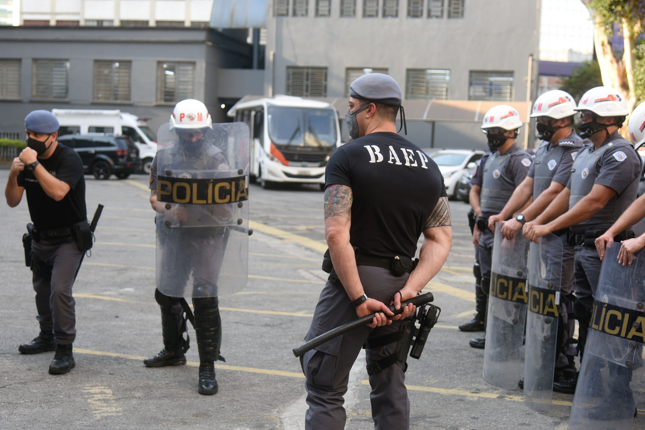 Treinamento de contenção de multidões para a Polícia<a style='float:right;color:#ccc' href='https://www3.al.sp.gov.br/repositorio/noticia/N-07-2021/fg270933.jpg' target=_blank><i class='bi bi-zoom-in'></i> Clique para ver a imagem </a>