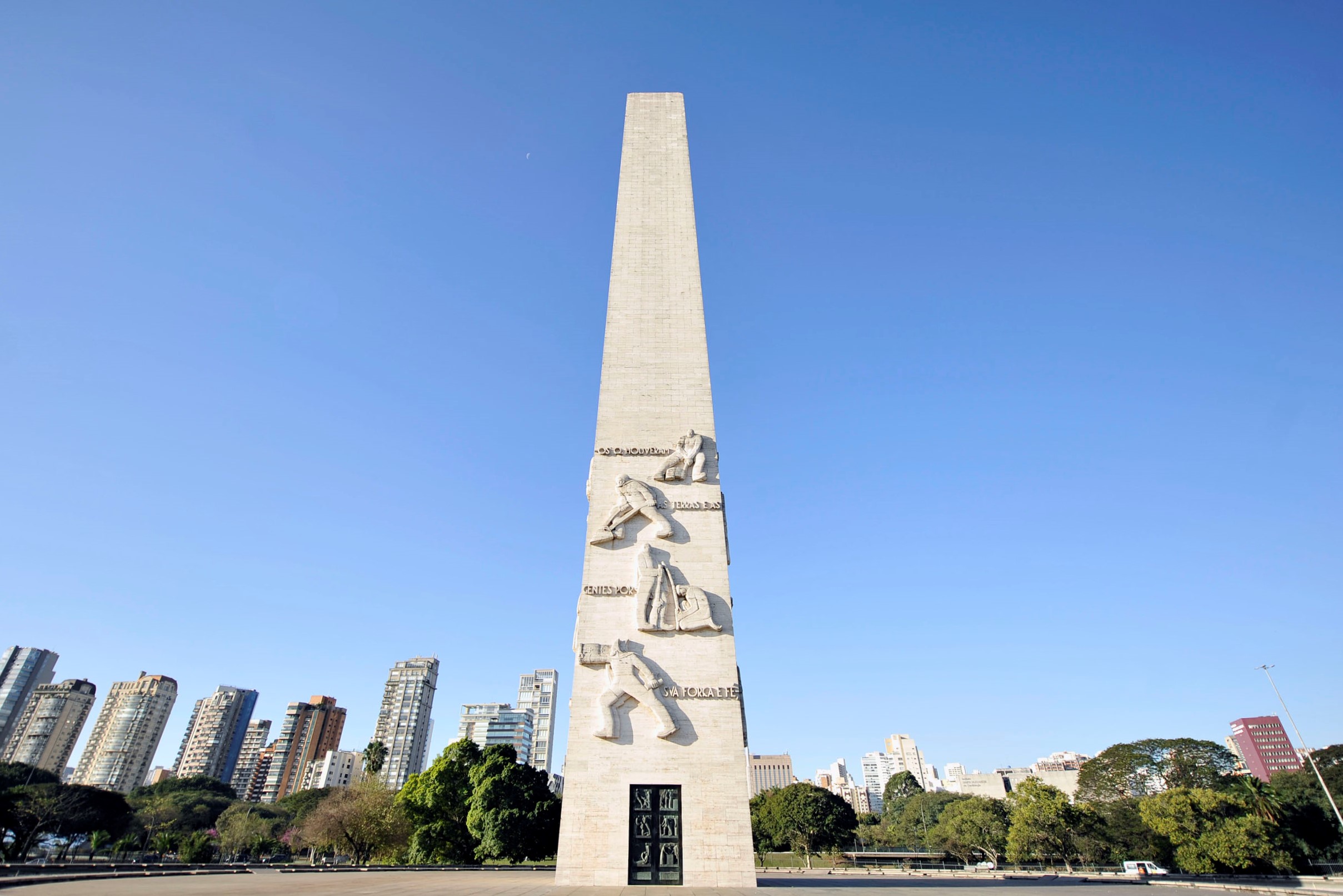 90 anos da Revoluo Constitucionalista de 32 Obelisco no ibirapuera <a style='float:right;color:#ccc' href='https://www3.al.sp.gov.br/repositorio/noticia/N-07-2022/fg289420.jpg' target=_blank><i class='bi bi-zoom-in'></i> Clique para ver a imagem </a>