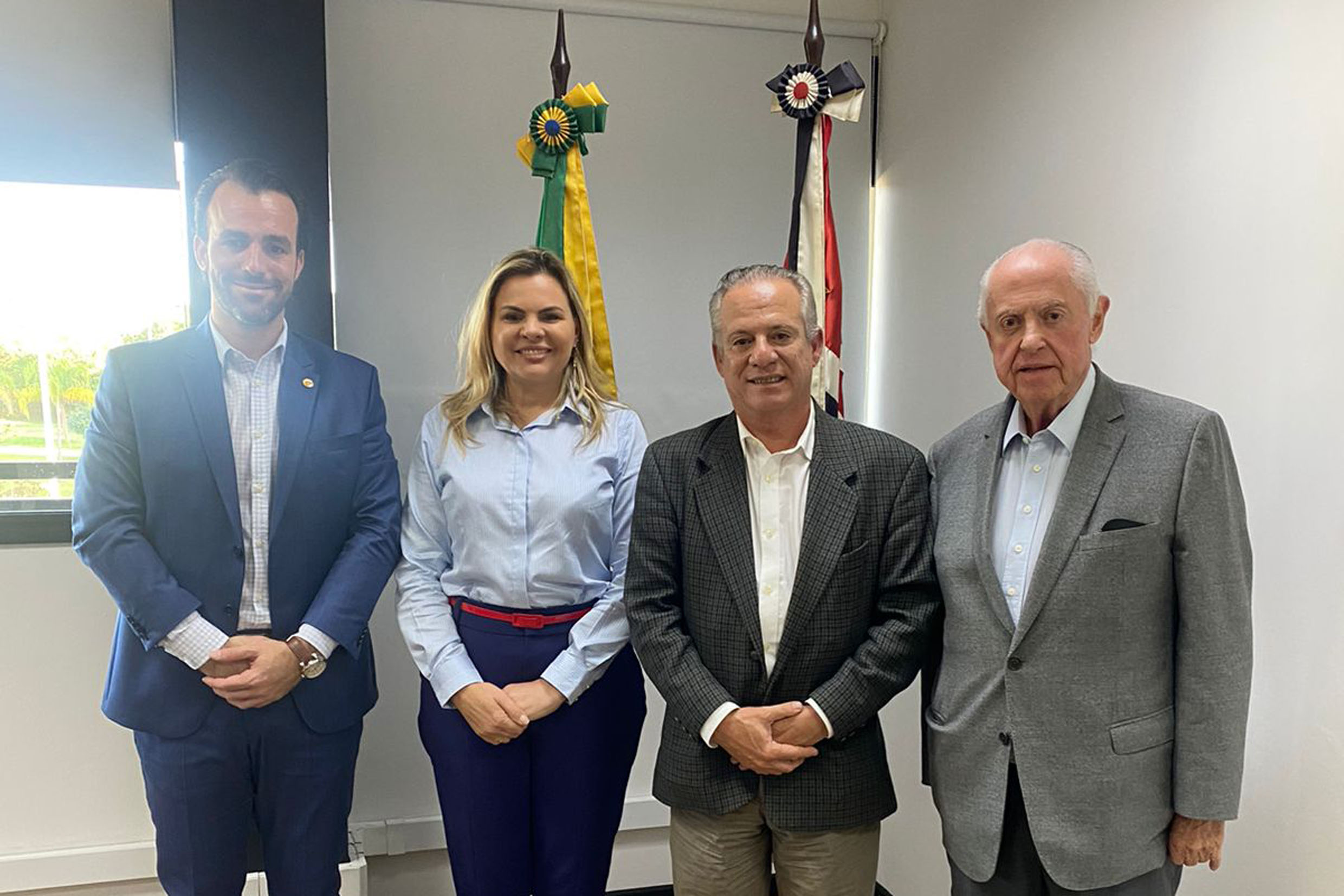 Lucas Bove; Carla Morando; Jorge Lima; e B. Munhoz<a style='float:right;color:#ccc' href='https://www3.al.sp.gov.br/repositorio/noticia/N-07-2023/fg304879.jpg' target=_blank><i class='bi bi-zoom-in'></i> Clique para ver a imagem </a>