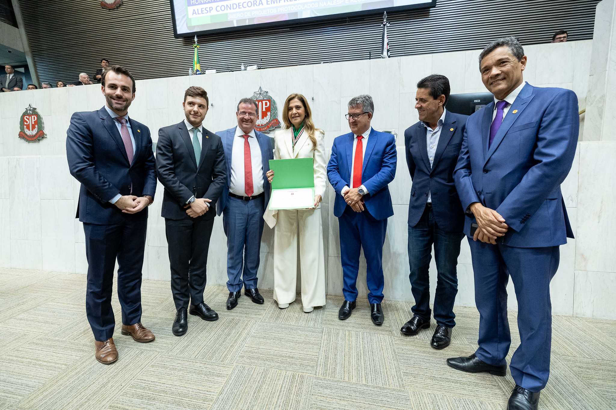 Homenagem à empresária Leila Pereira<a style='float:right;color:#ccc' href='https://www3.al.sp.gov.br/repositorio/noticia/N-07-2023/fg305368.jpg' target=_blank><i class='bi bi-zoom-in'></i> Clique para ver a imagem </a>