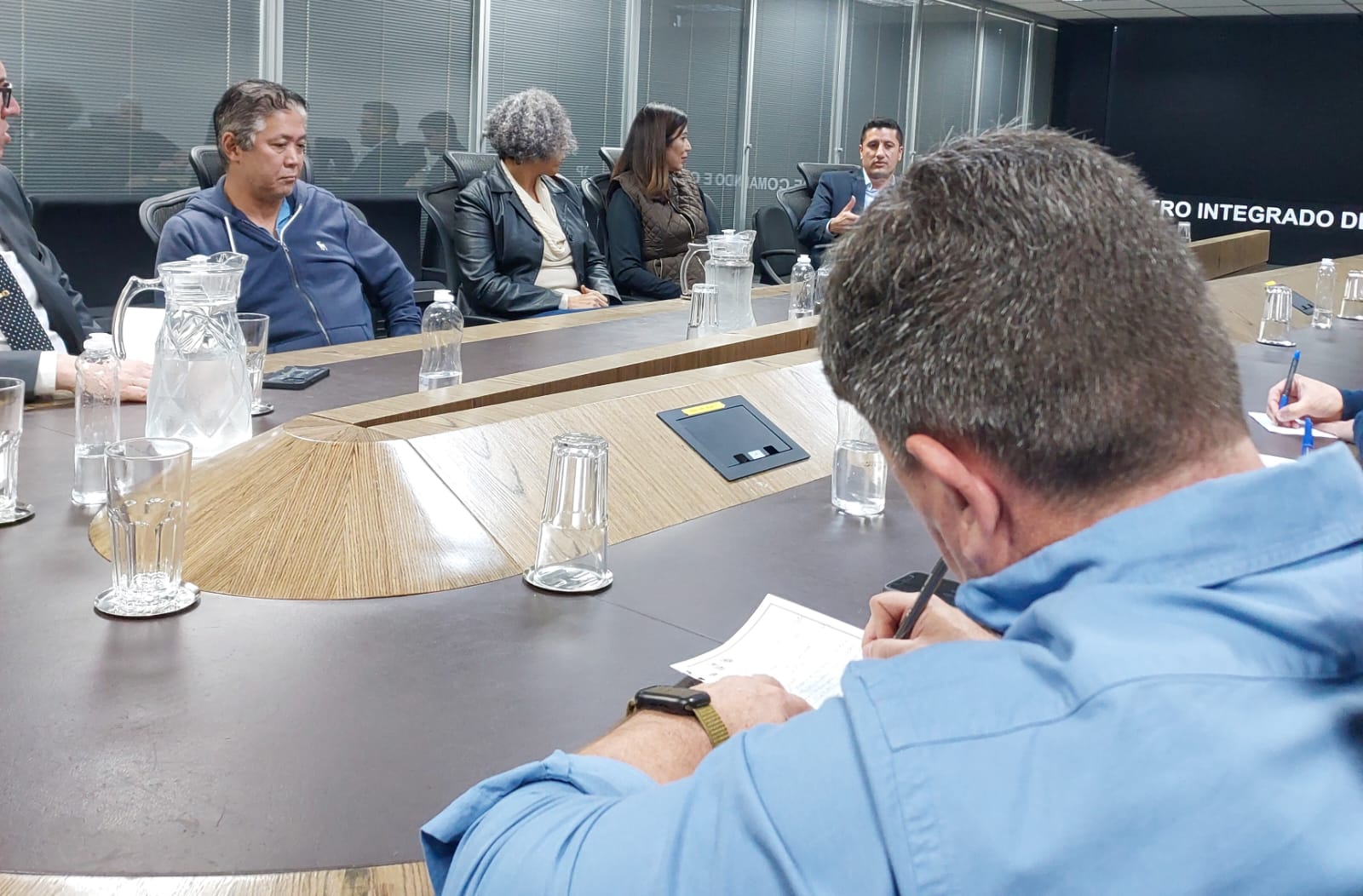 Major Mecca em reunio no CICC<a style='float:right;color:#ccc' href='https://www3.al.sp.gov.br/repositorio/noticia/N-07-2023/fg305642.jpeg' target=_blank><i class='bi bi-zoom-in'></i> Clique para ver a imagem </a>
