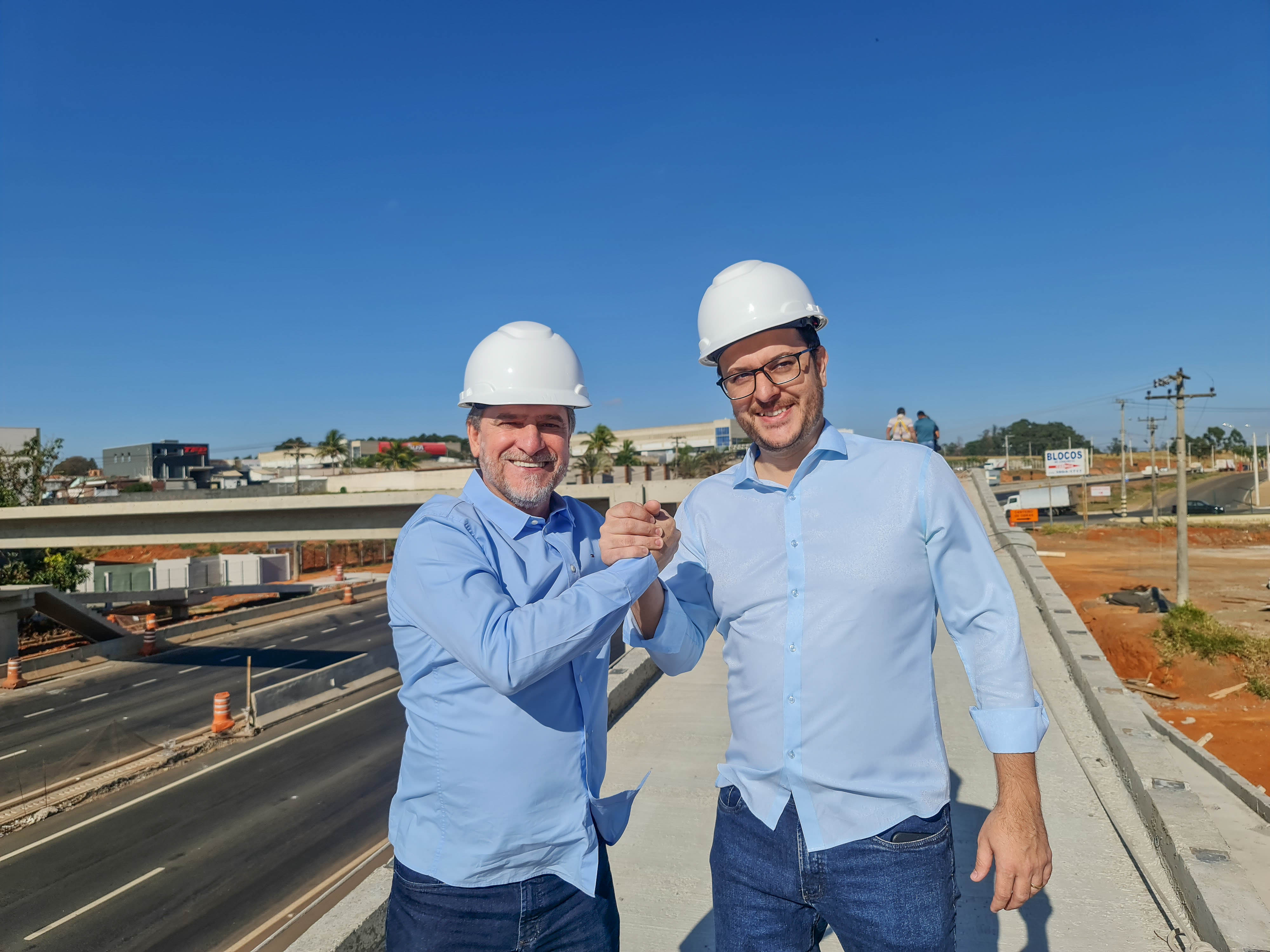 Deputado Dalben e prefeito Luiz Dalben<a style='float:right;color:#ccc' href='https://www3.al.sp.gov.br/repositorio/noticia/N-07-2023/fg305779.jpg' target=_blank><i class='bi bi-zoom-in'></i> Clique para ver a imagem </a>