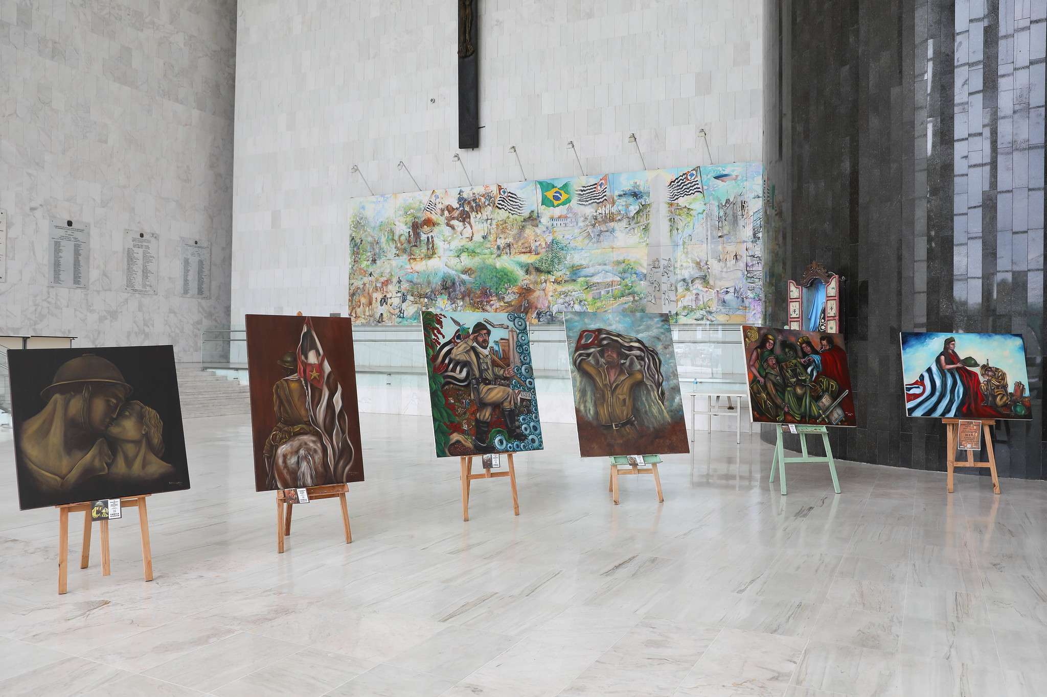 Exposição homenageia heróis da Revolução de 32<a style='float:right;color:#ccc' href='https://www3.al.sp.gov.br/repositorio/noticia/N-07-2024/fg330401.jpg' target=_blank><i class='bi bi-zoom-in'></i> Clique para ver a imagem </a>