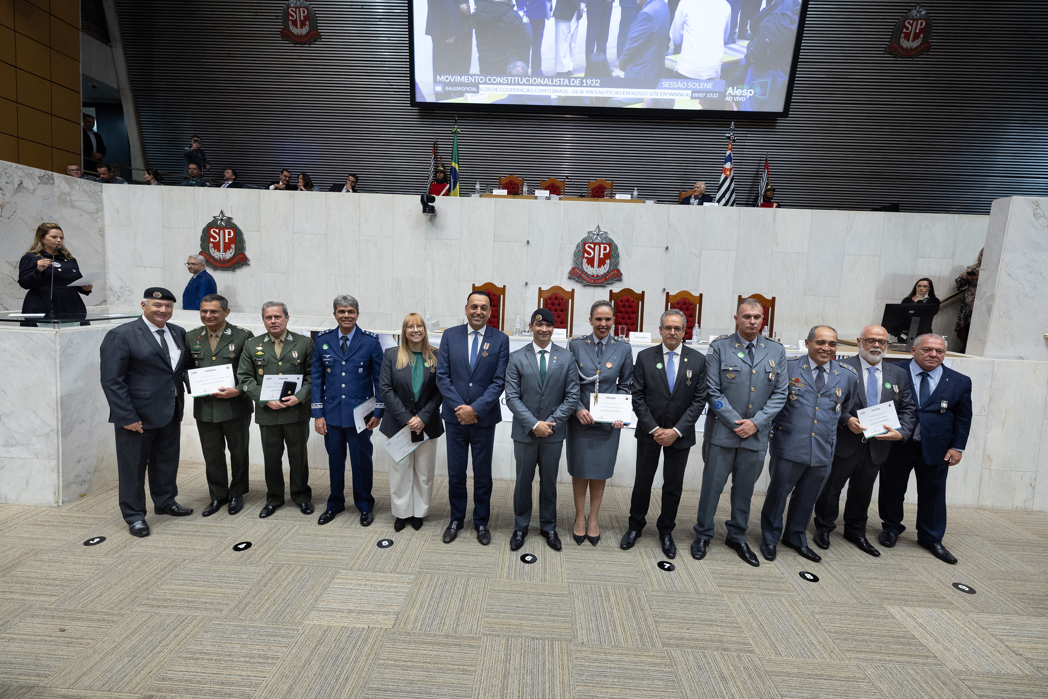 Medalha da Constituição: 57 condecorações<a style='float:right;color:#ccc' href='https://www3.al.sp.gov.br/repositorio/noticia/N-07-2024/fg330479.jpg' target=_blank><i class='bi bi-zoom-in'></i> Clique para ver a imagem </a>