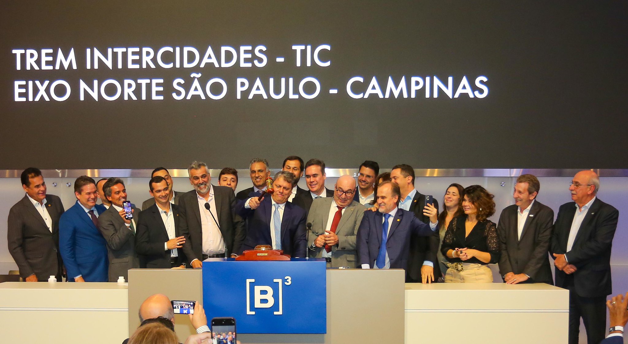 Trem Intercidades: avanço para o estado<a style='float:right;color:#ccc' href='https://www3.al.sp.gov.br/repositorio/noticia/N-07-2024/fg330622.jpg' target=_blank><i class='bi bi-zoom-in'></i> Clique para ver a imagem </a>