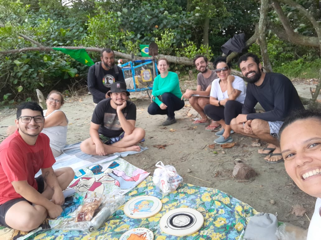  dir: Jacqueline Vieira com voluntrios da Rede<a style='float:right;color:#ccc' href='https://www3.al.sp.gov.br/repositorio/noticia/N-07-2024/fg331193.jpg' target=_blank><i class='bi bi-zoom-in'></i> Clique para ver a imagem </a>