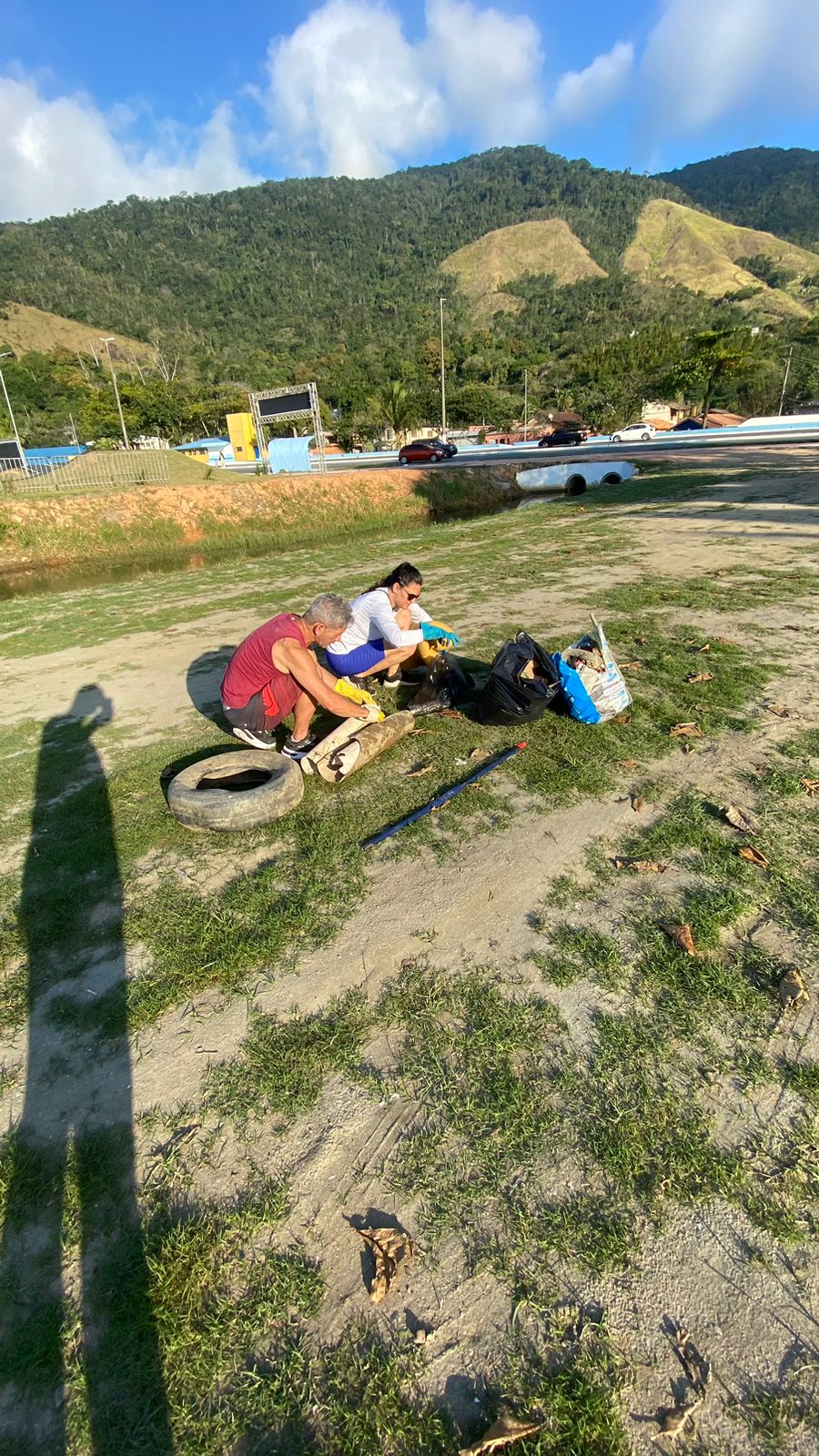 Rede Litoral Norte em ao de limpeza<a style='float:right;color:#ccc' href='https://www3.al.sp.gov.br/repositorio/noticia/N-07-2024/fg331239.jpg' target=_blank><i class='bi bi-zoom-in'></i> Clique para ver a imagem </a>