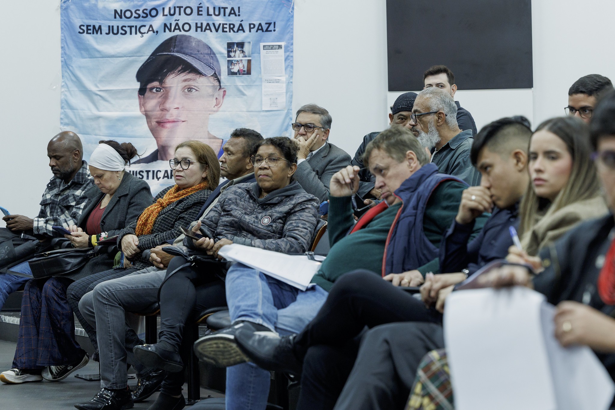 Audiência Pública: Justiça por Marco Aurélio<a style='float:right;color:#ccc' href='https://www3.al.sp.gov.br/repositorio/noticia/N-07-2025/fg348528.jpg' target=_blank><i class='bi bi-zoom-in'></i> Clique para ver a imagem </a>