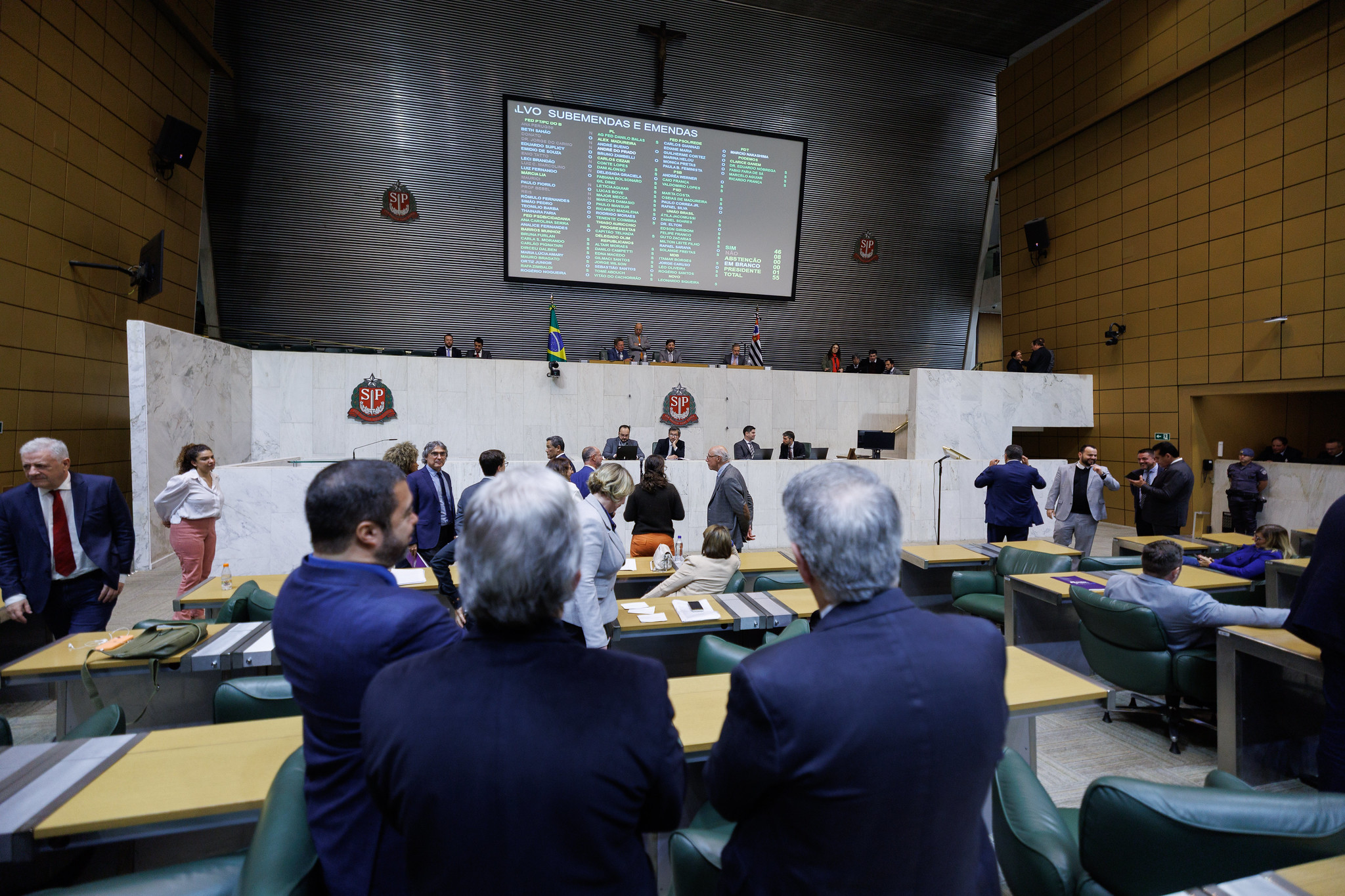 Parlamentares participam de Sessão Extraordinária<a style='float:right;color:#ccc' href='https://www3.al.sp.gov.br/repositorio/noticia/N-07-2025/fg349460.jpg' target=_blank><i class='bi bi-zoom-in'></i> Clique para ver a imagem </a>