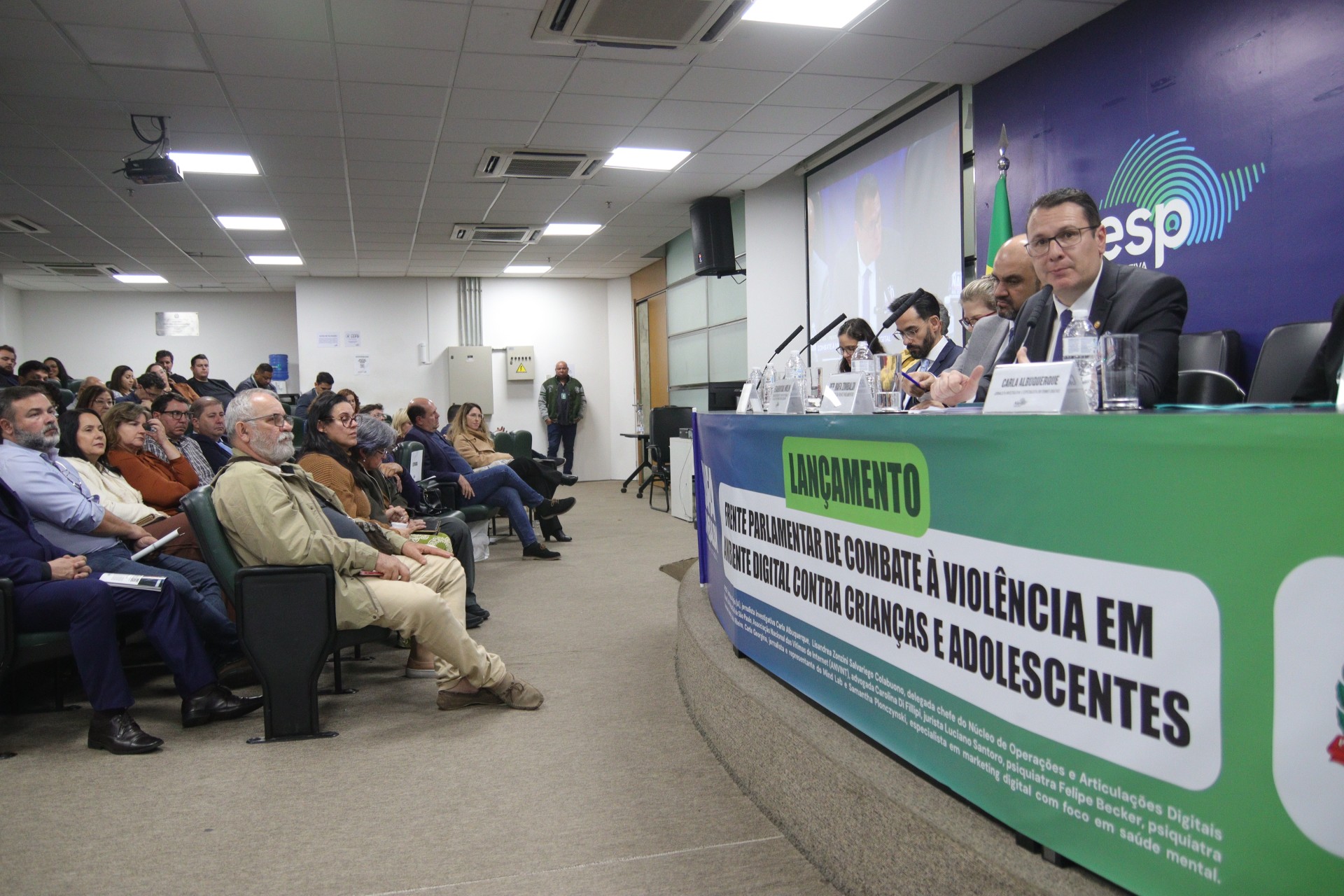 Frente de Combate � Viol�ncia Digital<a style='float:right;color:#ccc' href='https://www3.al.sp.gov.br/repositorio/noticia/N-07-2026/fg366661.jpg' target=_blank><i class='bi bi-zoom-in'></i> Clique para ver a imagem </a>