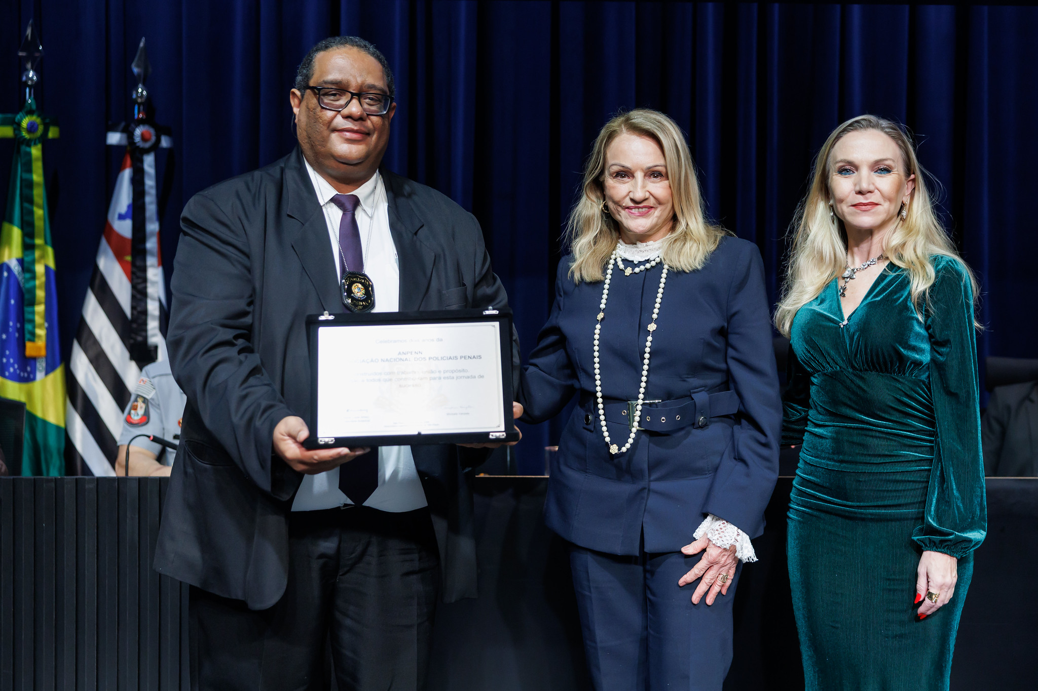 Homenageados receberam placas e certificados<a style='float:right;color:#ccc' href='https://www3.al.sp.gov.br/repositorio/noticia/N-07-2026/fg366724.jpg' target=_blank><i class='bi bi-zoom-in'></i> Clique para ver a imagem </a>