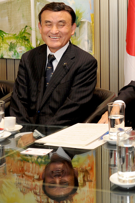 Takuo Matsuo, vice-presidente da Cmara dos Deputados da provncia de Fukui <a style='float:right;color:#ccc' href='https://www3.al.sp.gov.br/repositorio/noticia/N-08-2012/fg116597.jpg' target=_blank><i class='bi bi-zoom-in'></i> Clique para ver a imagem </a>
