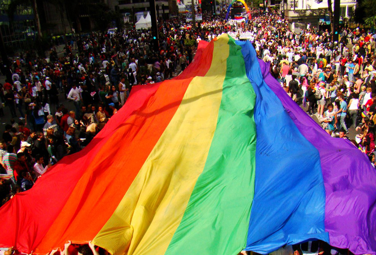 Parada do Orgulho Gay 2012 em So Paulo <a style='float:right;color:#ccc' href='https://www3.al.sp.gov.br/repositorio/noticia/N-08-2012/fg117023.jpg' target=_blank><i class='bi bi-zoom-in'></i> Clique para ver a imagem </a>