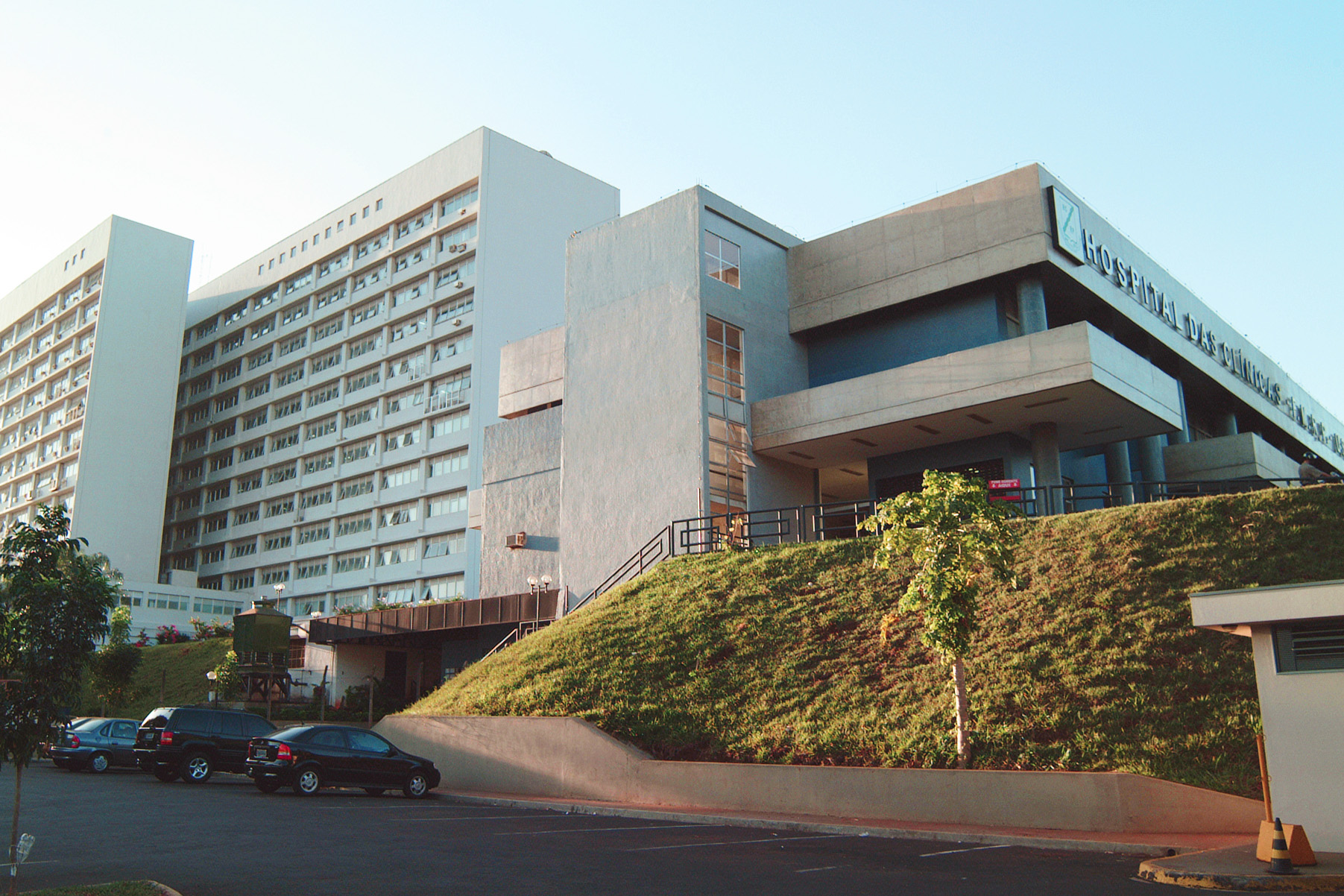  Hospital das Clnicas da Faculdade de Medicina de Ribeiro Preto<a style='float:right;color:#ccc' href='https://www3.al.sp.gov.br/repositorio/noticia/N-08-2014/fg164835.jpg' target=_blank><i class='bi bi-zoom-in'></i> Clique para ver a imagem </a>