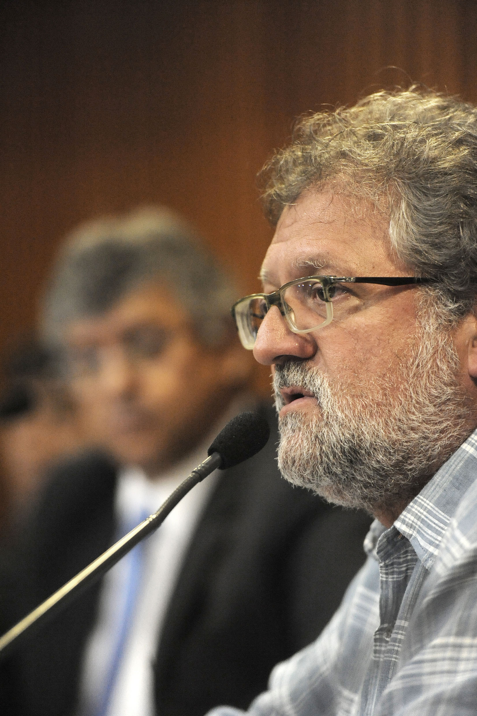  Toninho Colucci, o prefeito de Ilhabela<a style='float:right;color:#ccc' href='https://www3.al.sp.gov.br/repositorio/noticia/N-08-2015/fg173493.jpg' target=_blank><i class='bi bi-zoom-in'></i> Clique para ver a imagem </a>