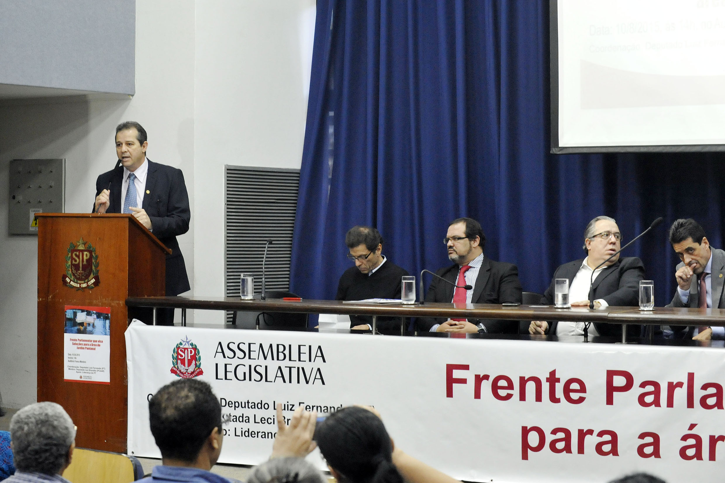 Luiz Fernando discursa no evento <a style='float:right;color:#ccc' href='https://www3.al.sp.gov.br/repositorio/noticia/N-08-2015/fg173687.jpg' target=_blank><i class='bi bi-zoom-in'></i> Clique para ver a imagem </a>