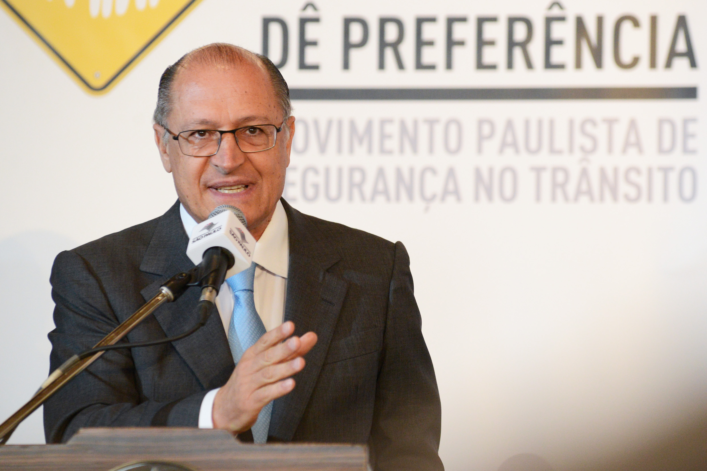 Governador Geraldo Alckmin <a style='float:right;color:#ccc' href='https://www3.al.sp.gov.br/repositorio/noticia/N-08-2015/fg174287.jpg' target=_blank><i class='bi bi-zoom-in'></i> Clique para ver a imagem </a>