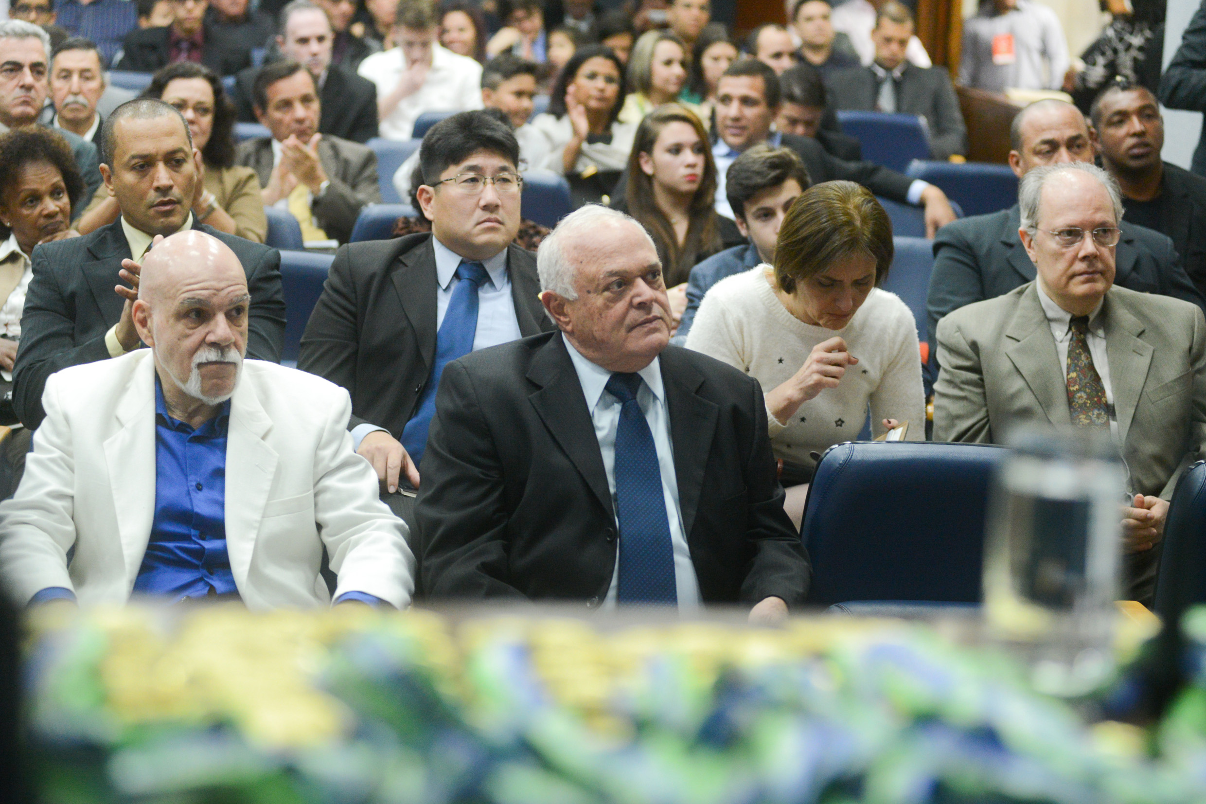 Luiz Carlos Gondim (ao centro)<a style='float:right;color:#ccc' href='https://www3.al.sp.gov.br/repositorio/noticia/N-08-2015/fg175045.jpg' target=_blank><i class='bi bi-zoom-in'></i> Clique para ver a imagem </a>